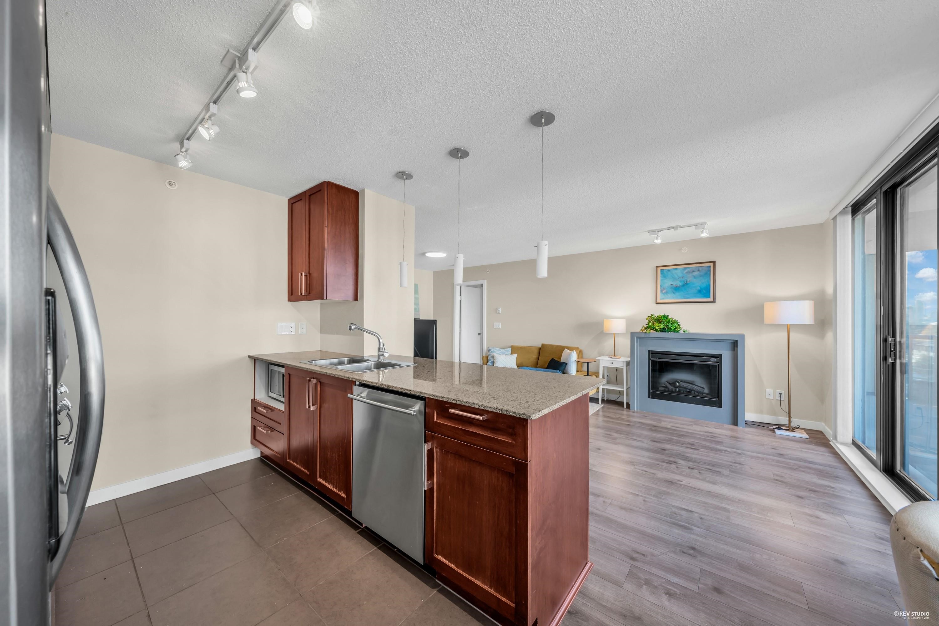 1002 7088 Salisbury Avenue, Burnaby, Highgate, V5E 0A4 8