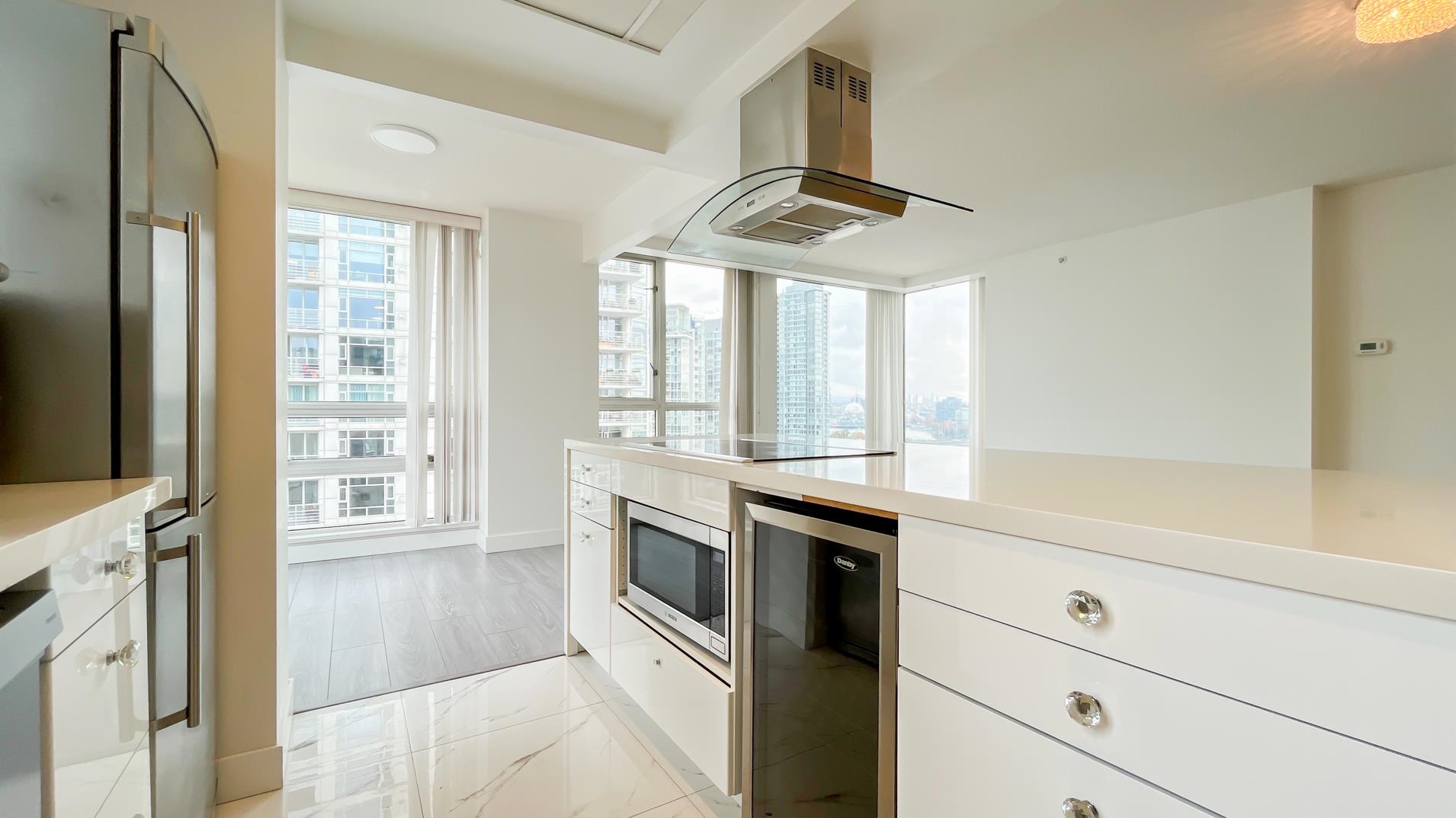 1602 1201 Marinaside Crescent, Vancouver, Yaletown, V6Z 2V2 12