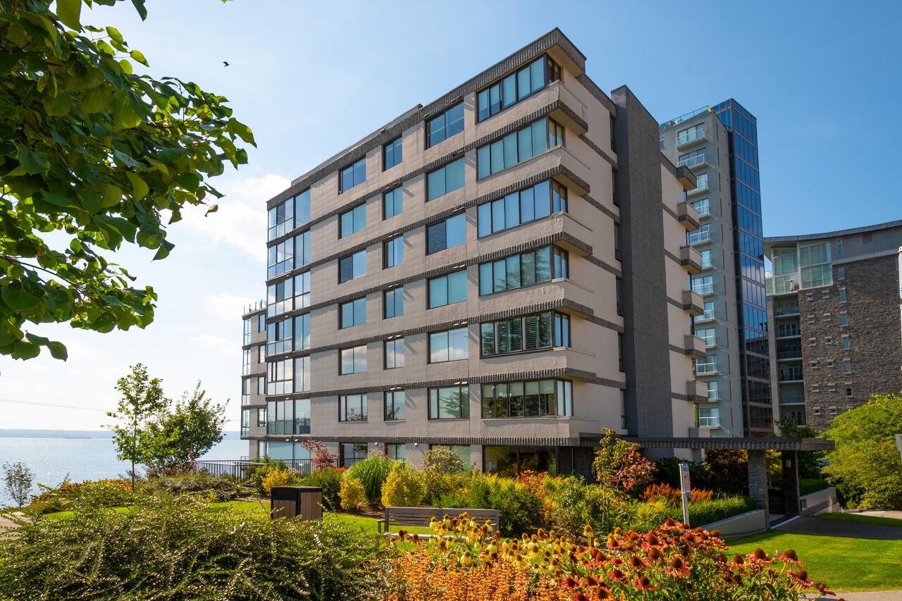 Dundarave Apartment/Condo for sale:  1 bedroom 1,260 sq.ft. (Listed 2024-11-12)