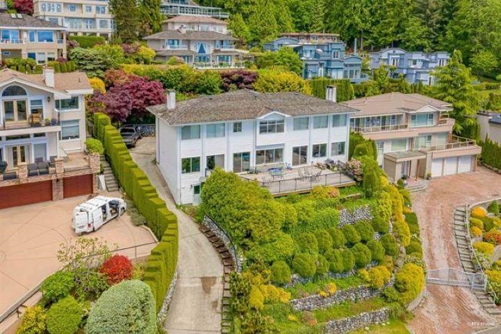 Listing image of 2585 WESTHILL WAY