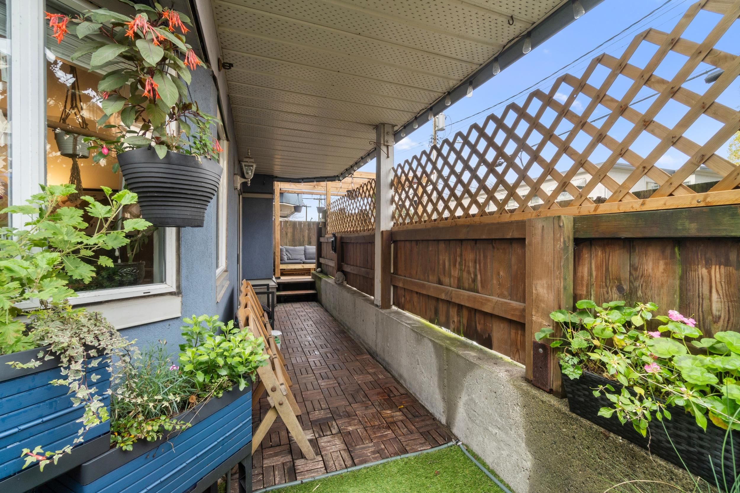 104 2333 Eton Street, Vancouver, Hastings, V5L 1E2 17