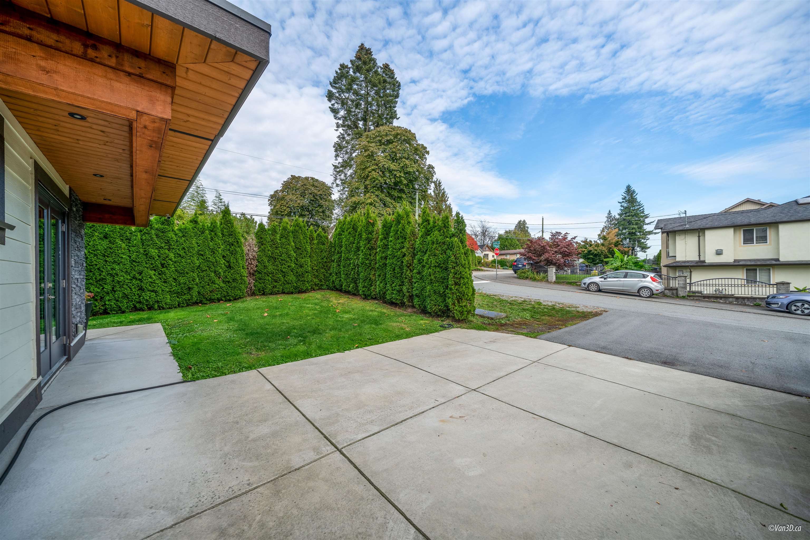 970 Rochester Avenue, Coquitlam, Maillardville, V3K 2J3 5