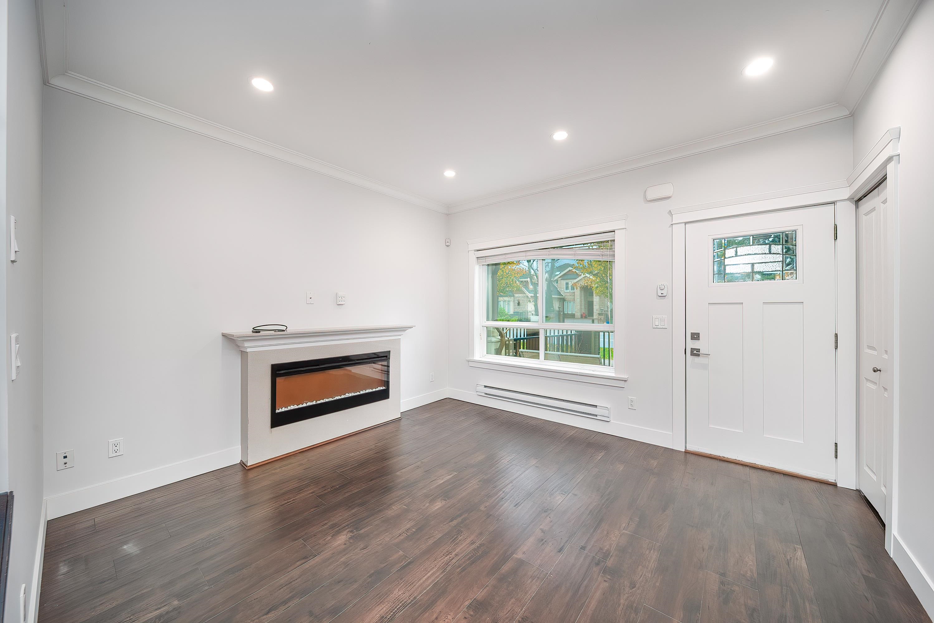 7 7551 No. 2 Road, Richmond, Granville, V7C 3L7 5