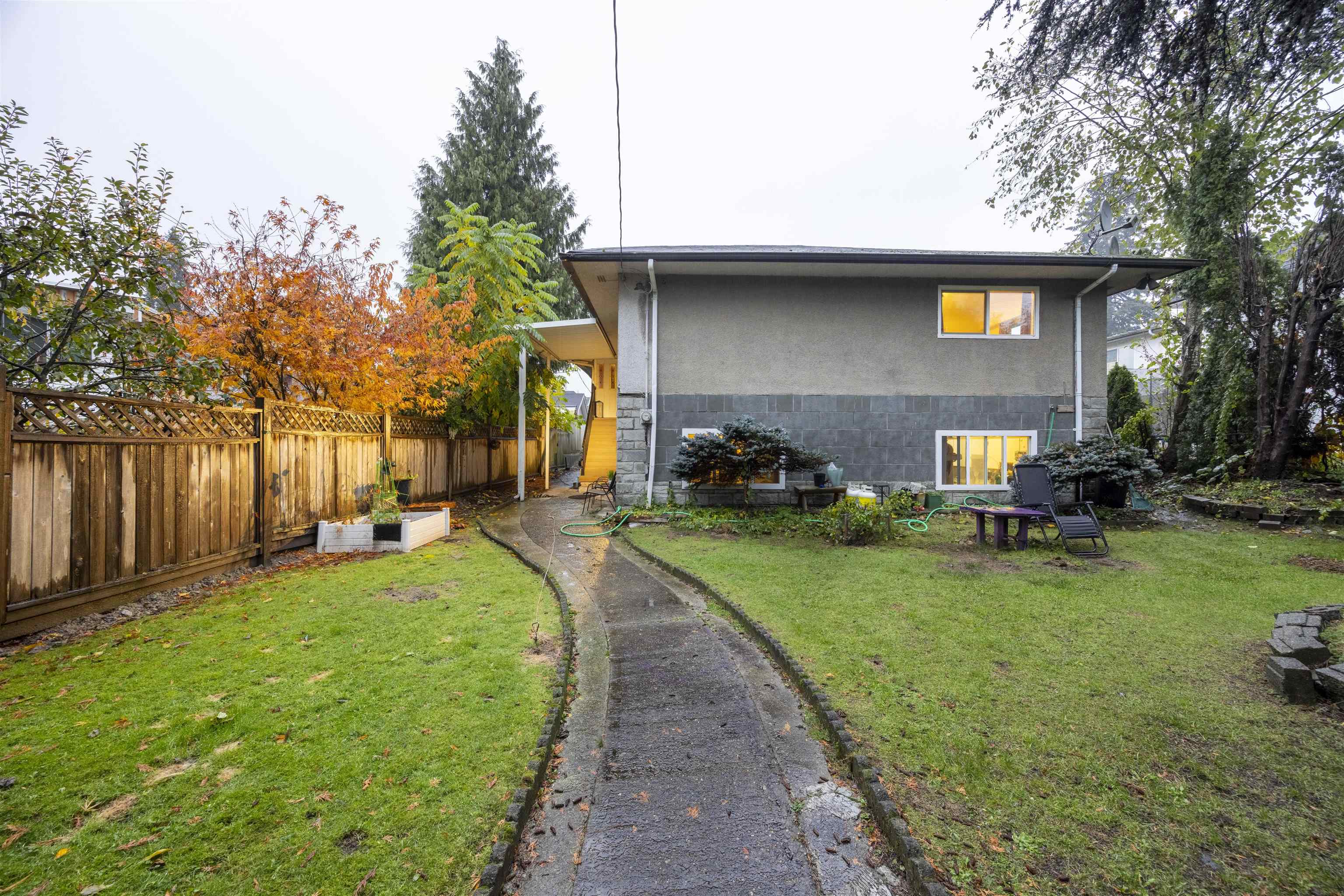 1215 Como Lake Avenue, Coquitlam, Harbour Chines, V3J 7R5 1