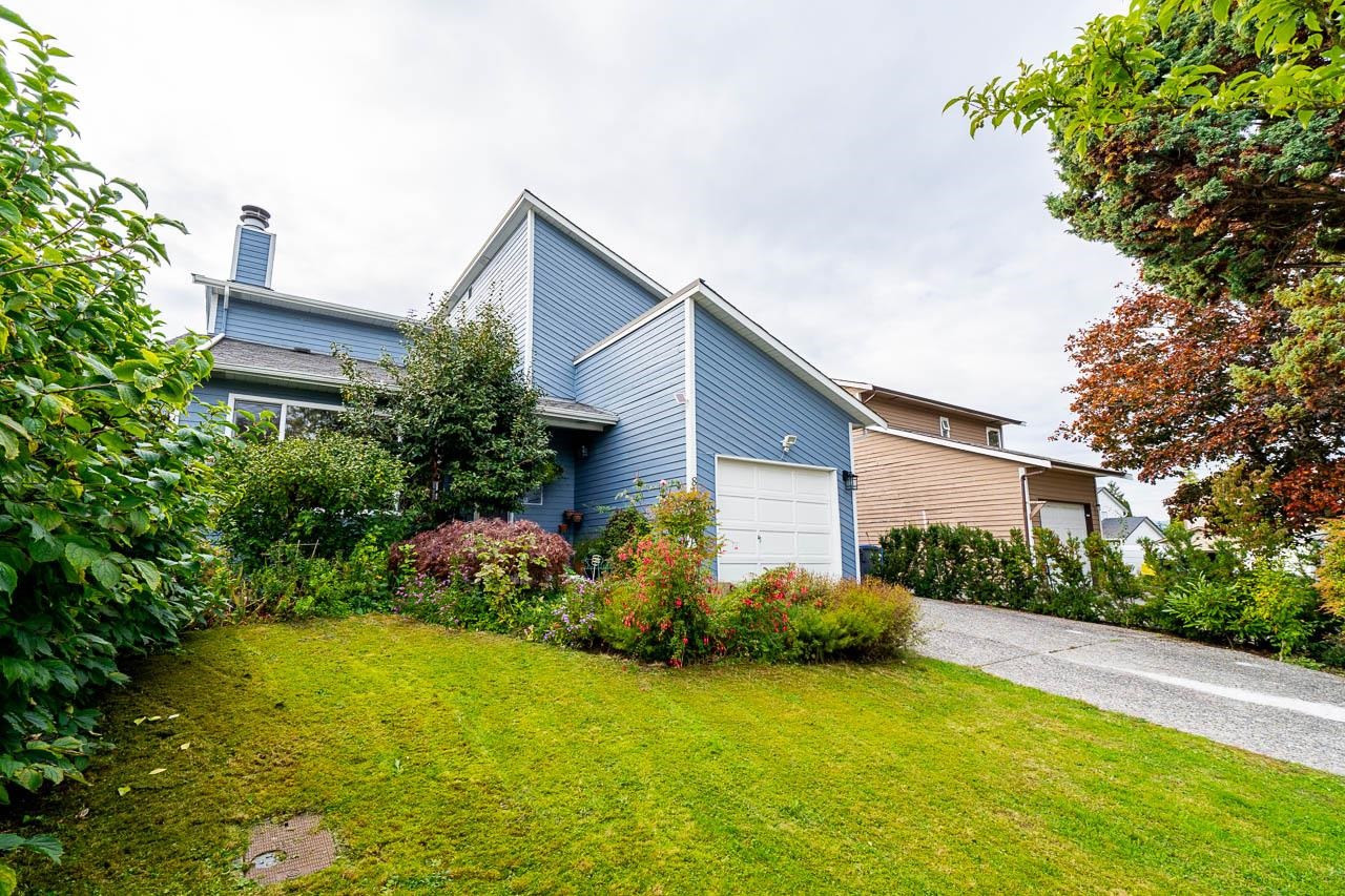 8159 132a Street, Surrey, Queen Mary Park Surrey, V3W 8Y5 1