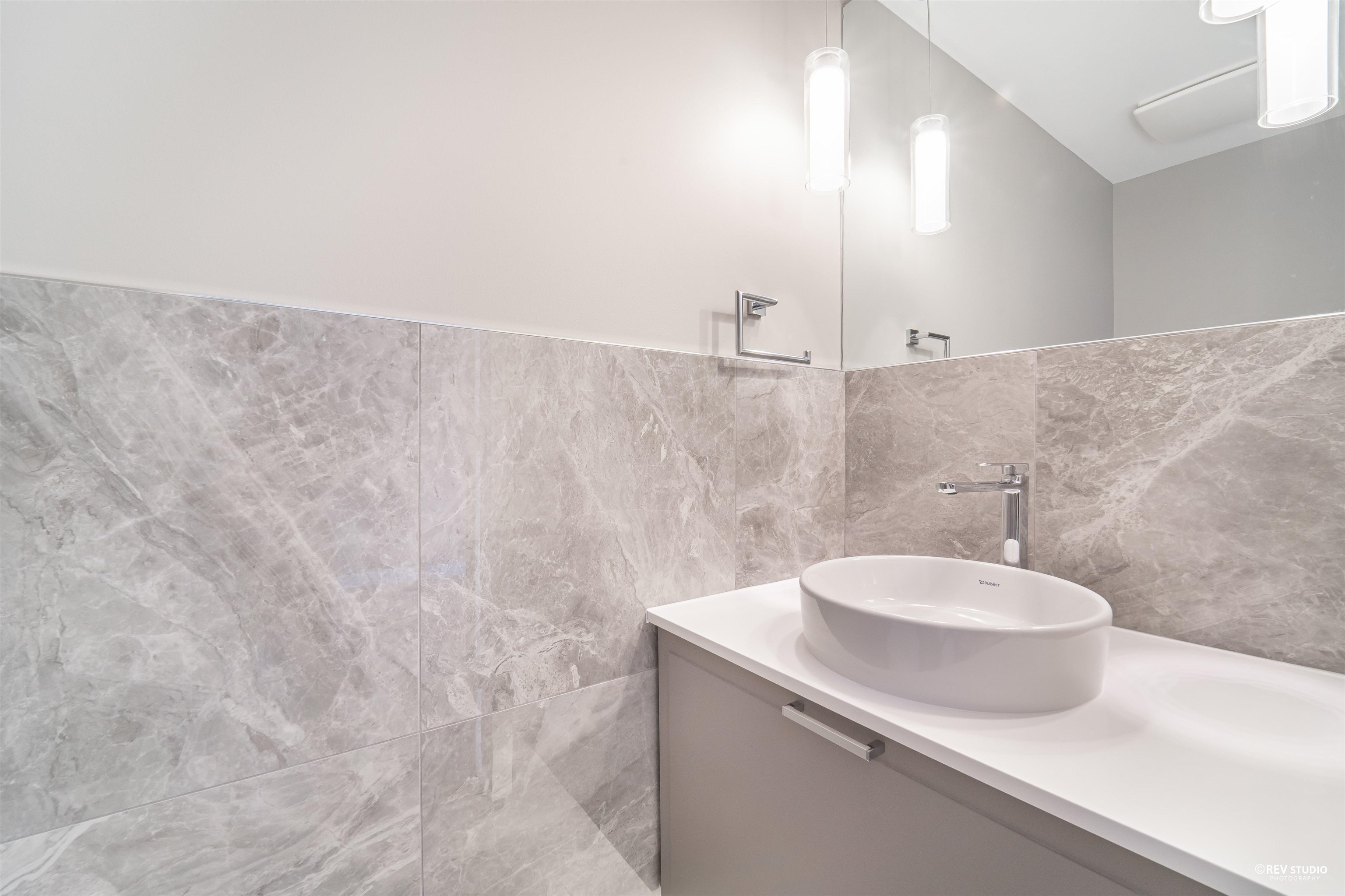 Listing image of 7 1960 GLENAIRE DRIVE