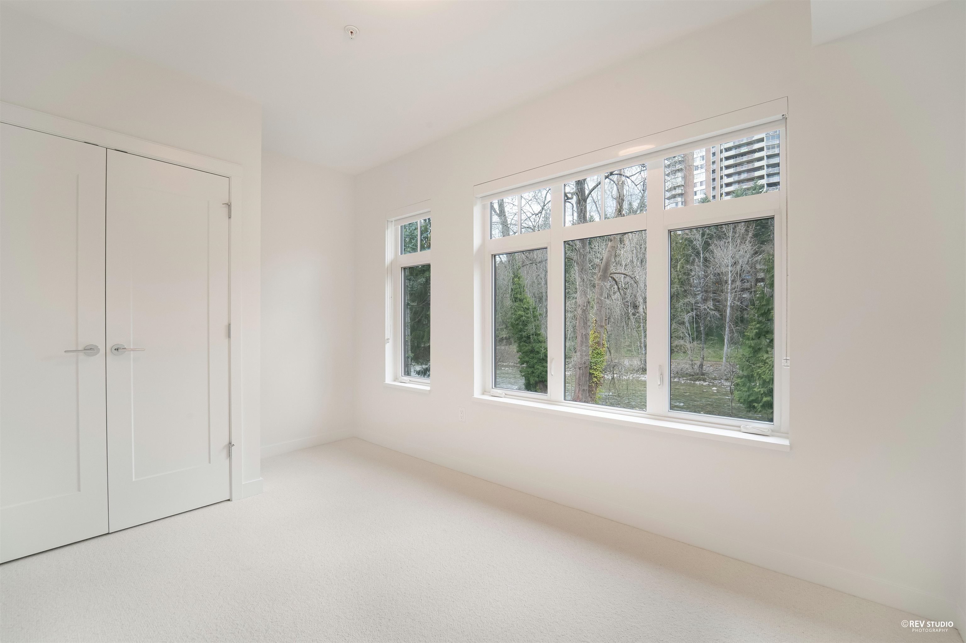 Listing image of 7 1960 GLENAIRE DRIVE
