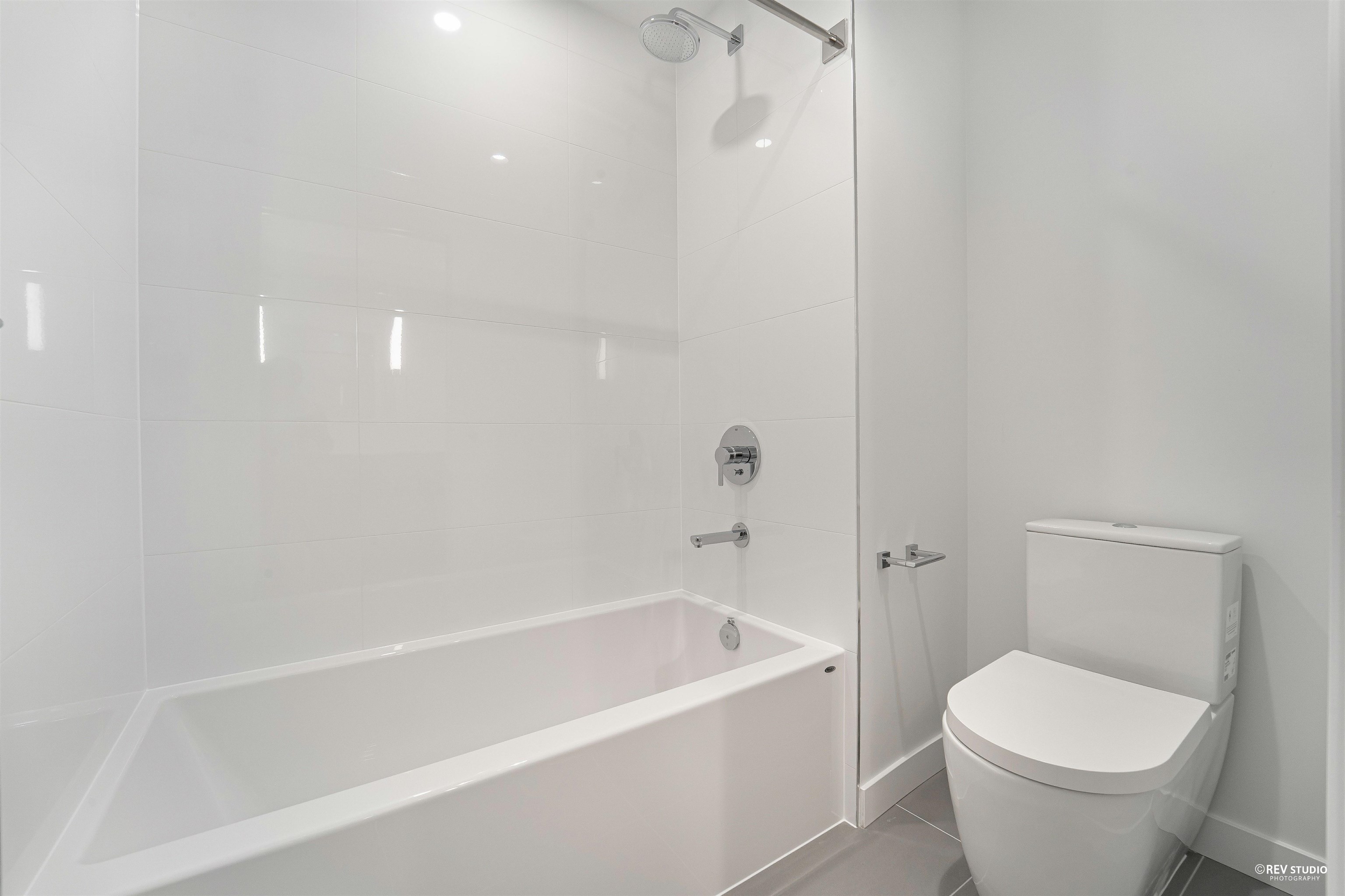 Listing image of 7 1960 GLENAIRE DRIVE