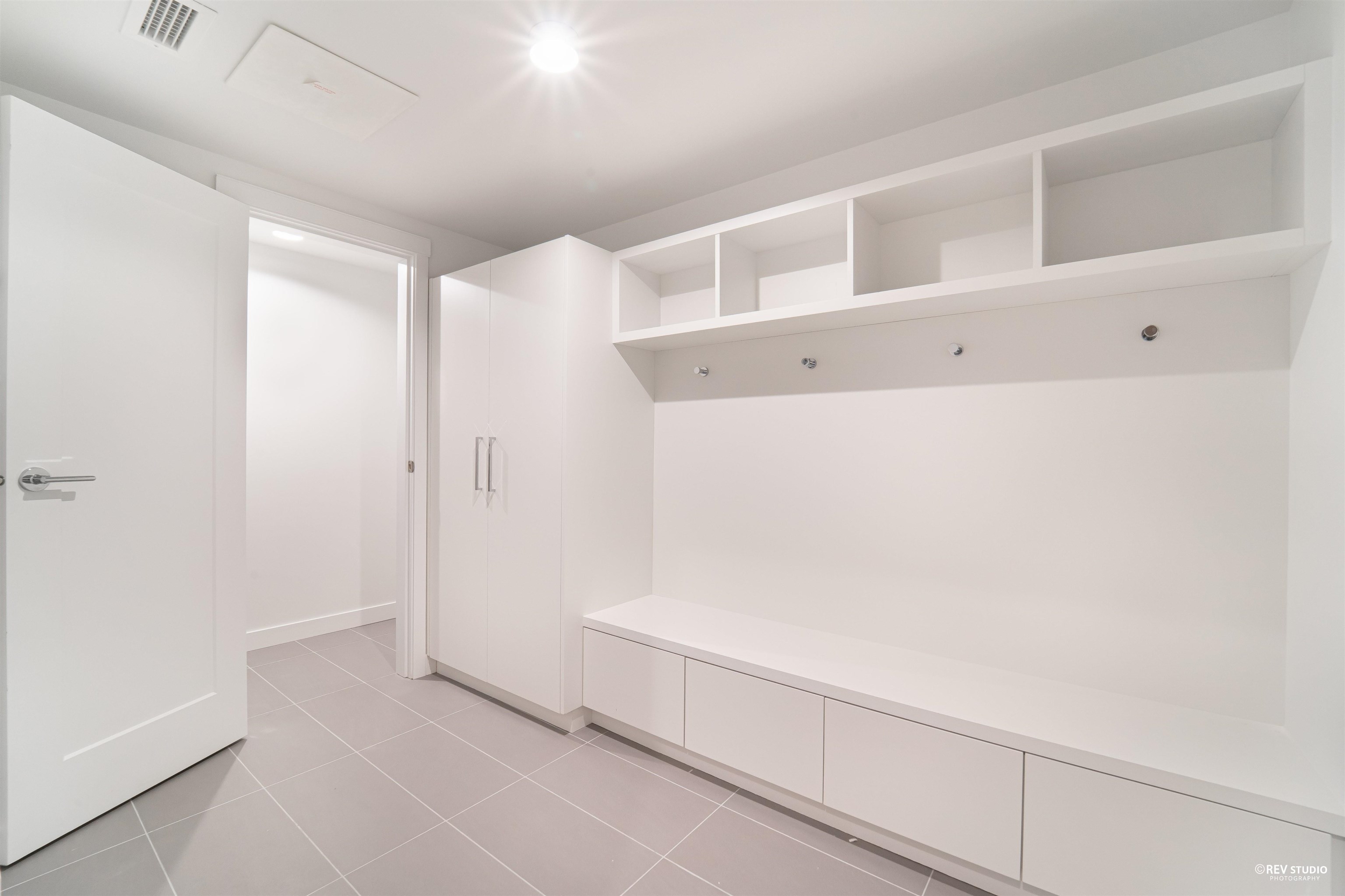 Listing image of 7 1960 GLENAIRE DRIVE