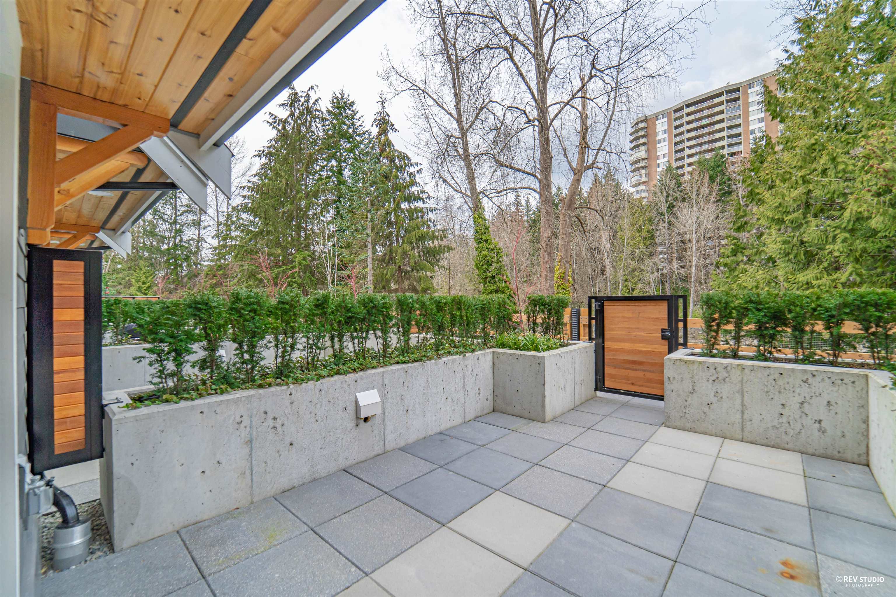 Listing image of 7 1960 GLENAIRE DRIVE