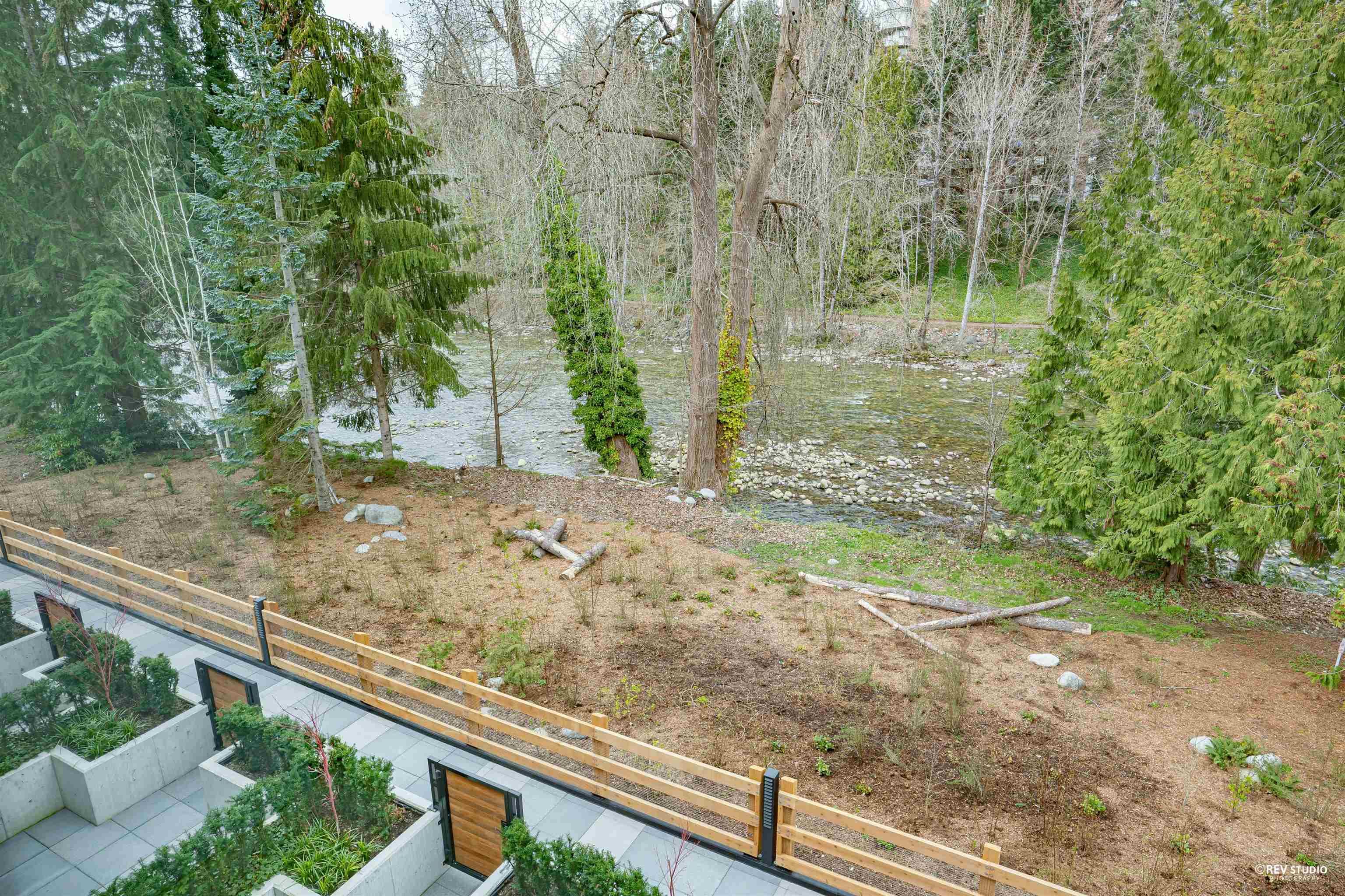 Listing image of 7 1960 GLENAIRE DRIVE