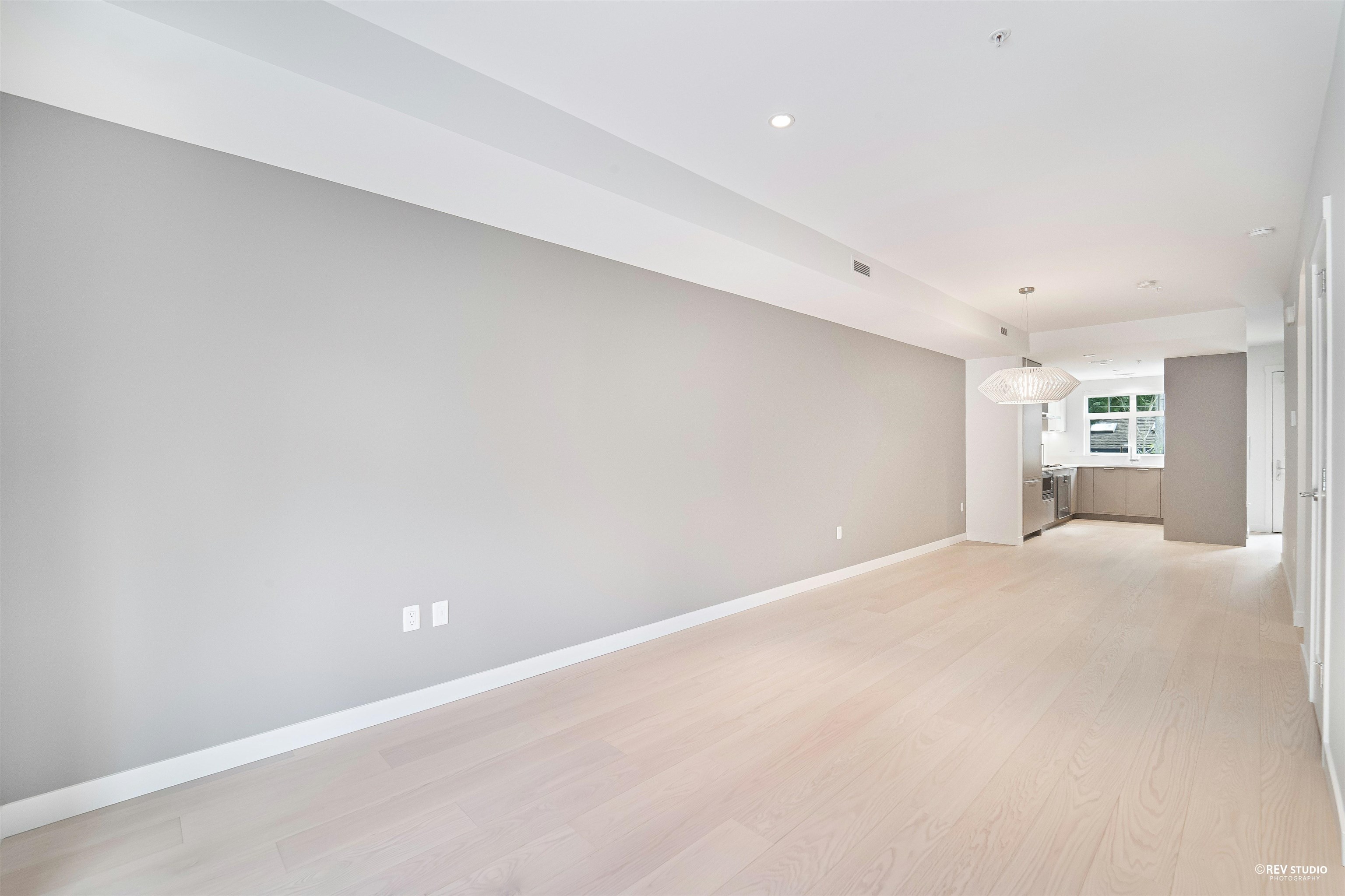 Listing image of 7 1960 GLENAIRE DRIVE