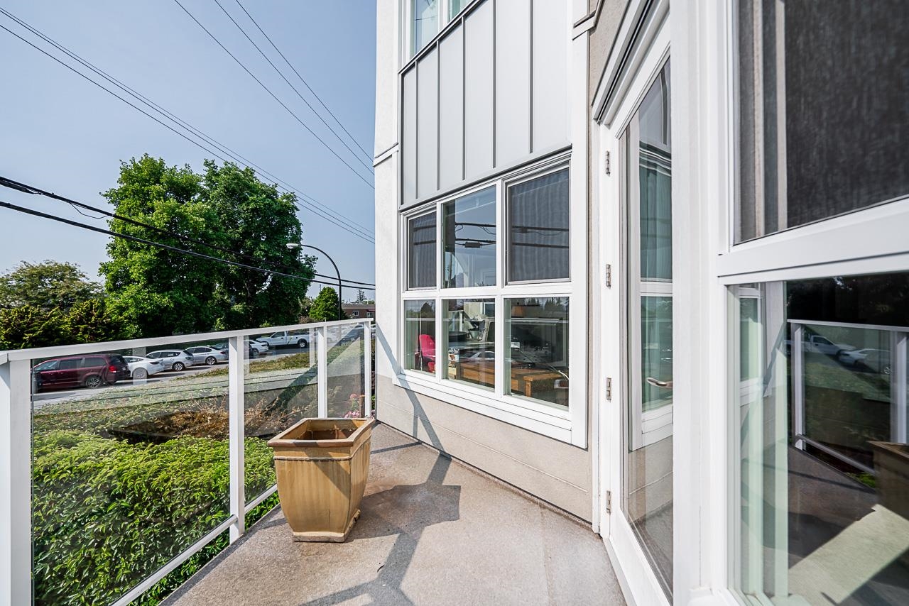 203 15367 Buena Vista Avenue, White Rock, White Rock, V4B 1Y7 29