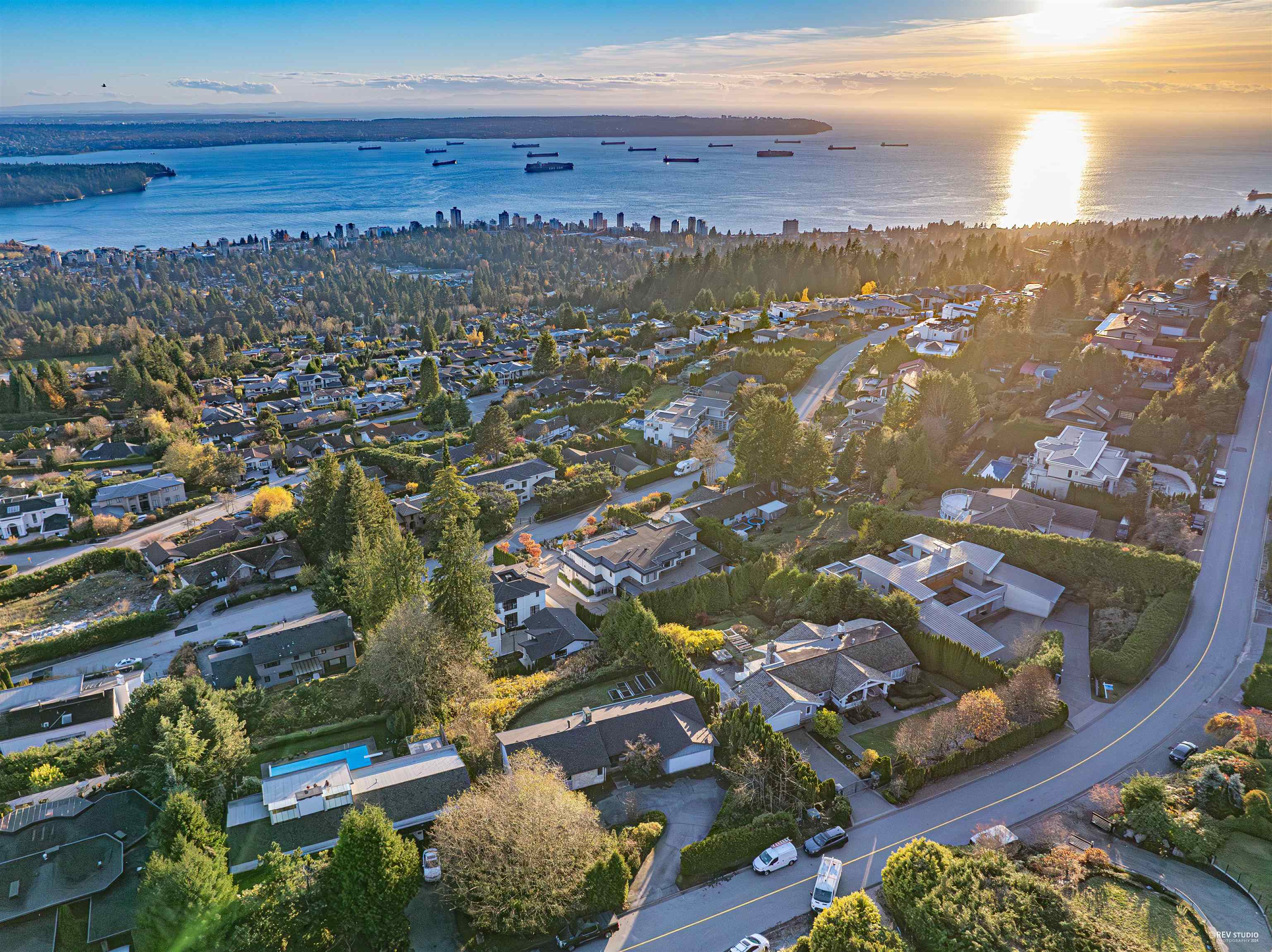 Listing image of 1456 CHARTWELL DRIVE