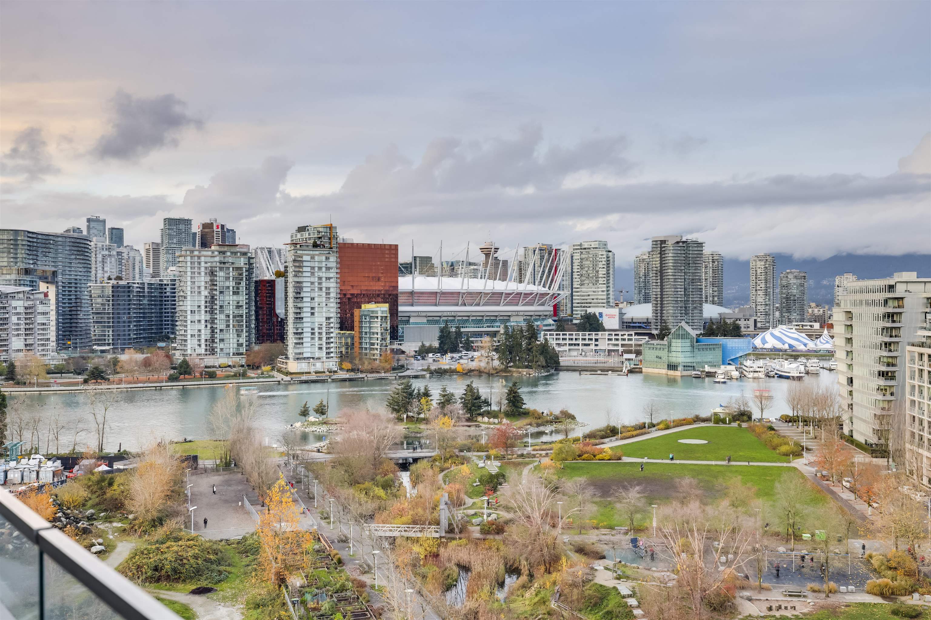 1308 1768 Cook Street, Vancouver, False Creek, V5Y 0N3 21