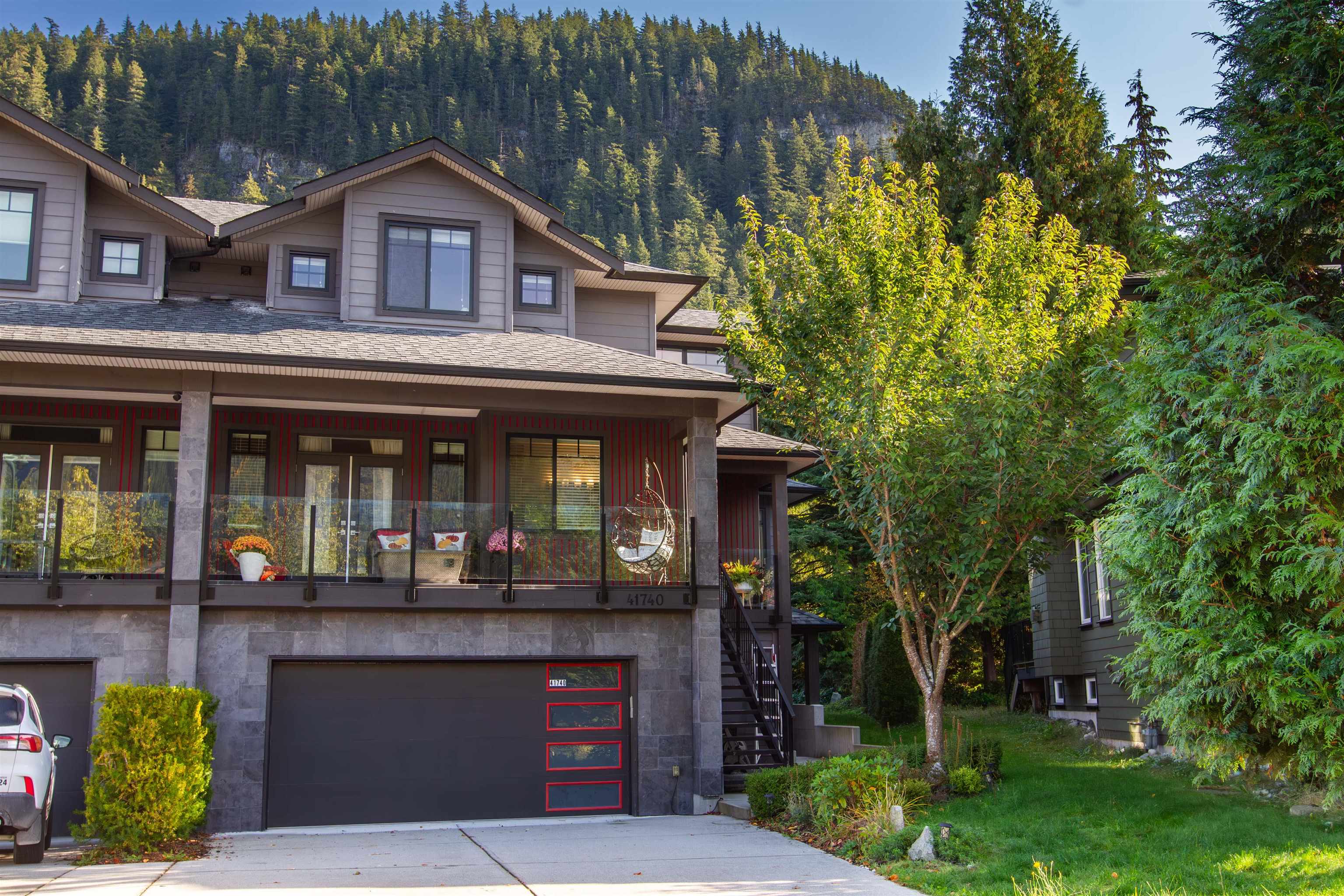 41740 Honey Lane, Squamish, Brackendale, V0N 1H0 1