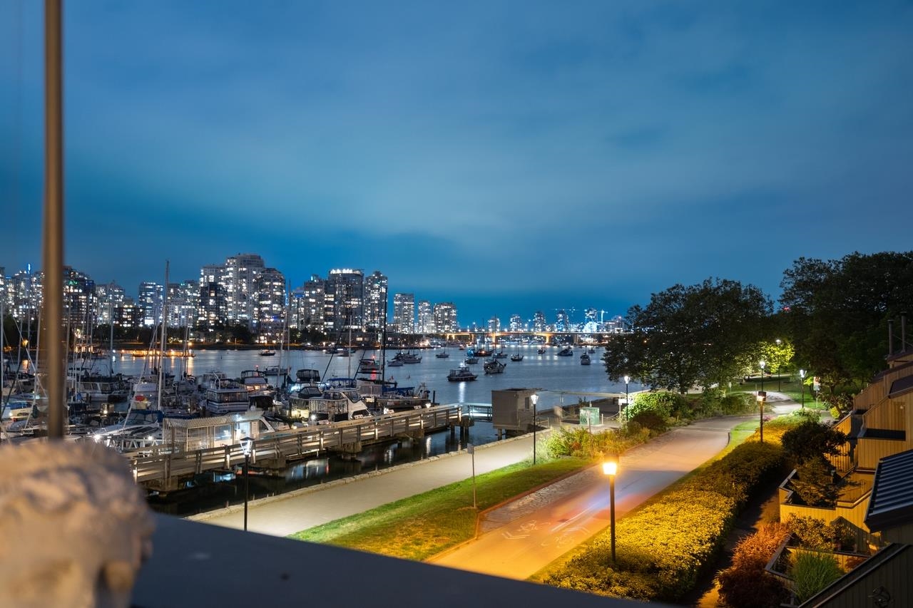 1042 Ironwork Passage, Vancouver, False Creek, V6H 3P1 34