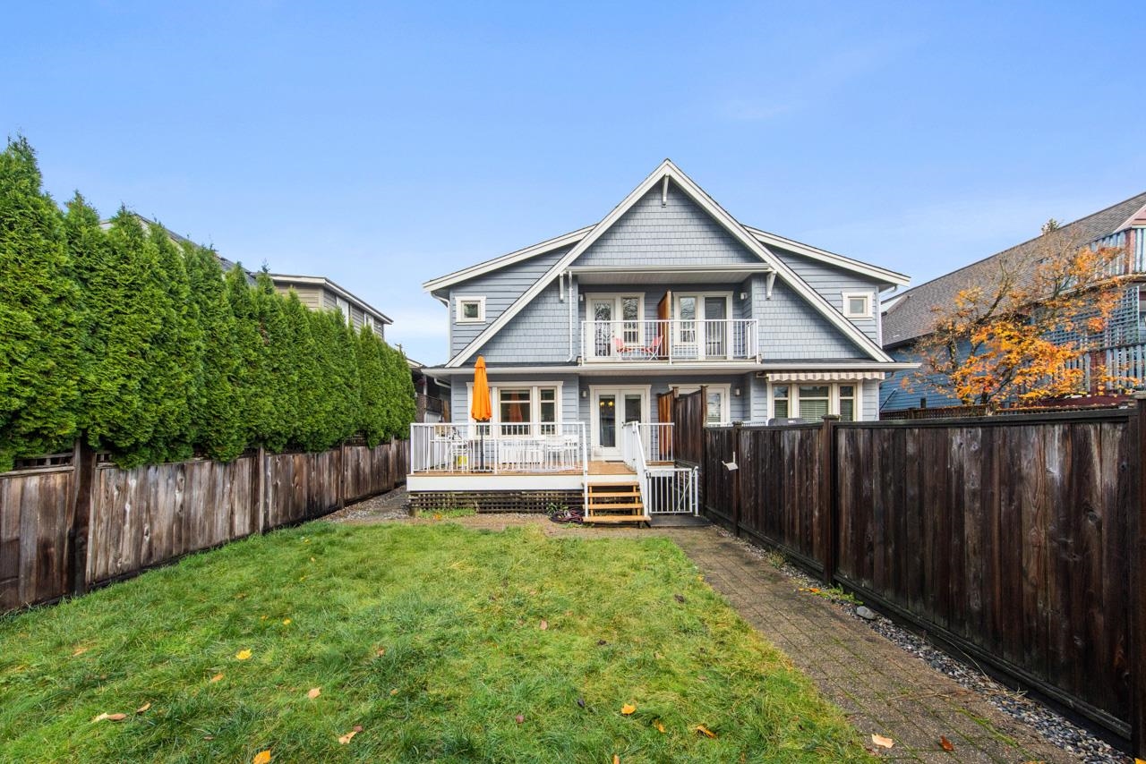 351 E 9th Street, North Vancouver, Central Lonsdale, V7L 2B3 26