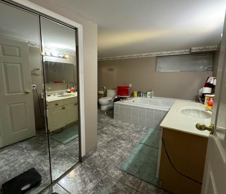 Listing image of 75 GLENGARRY CRESCENT