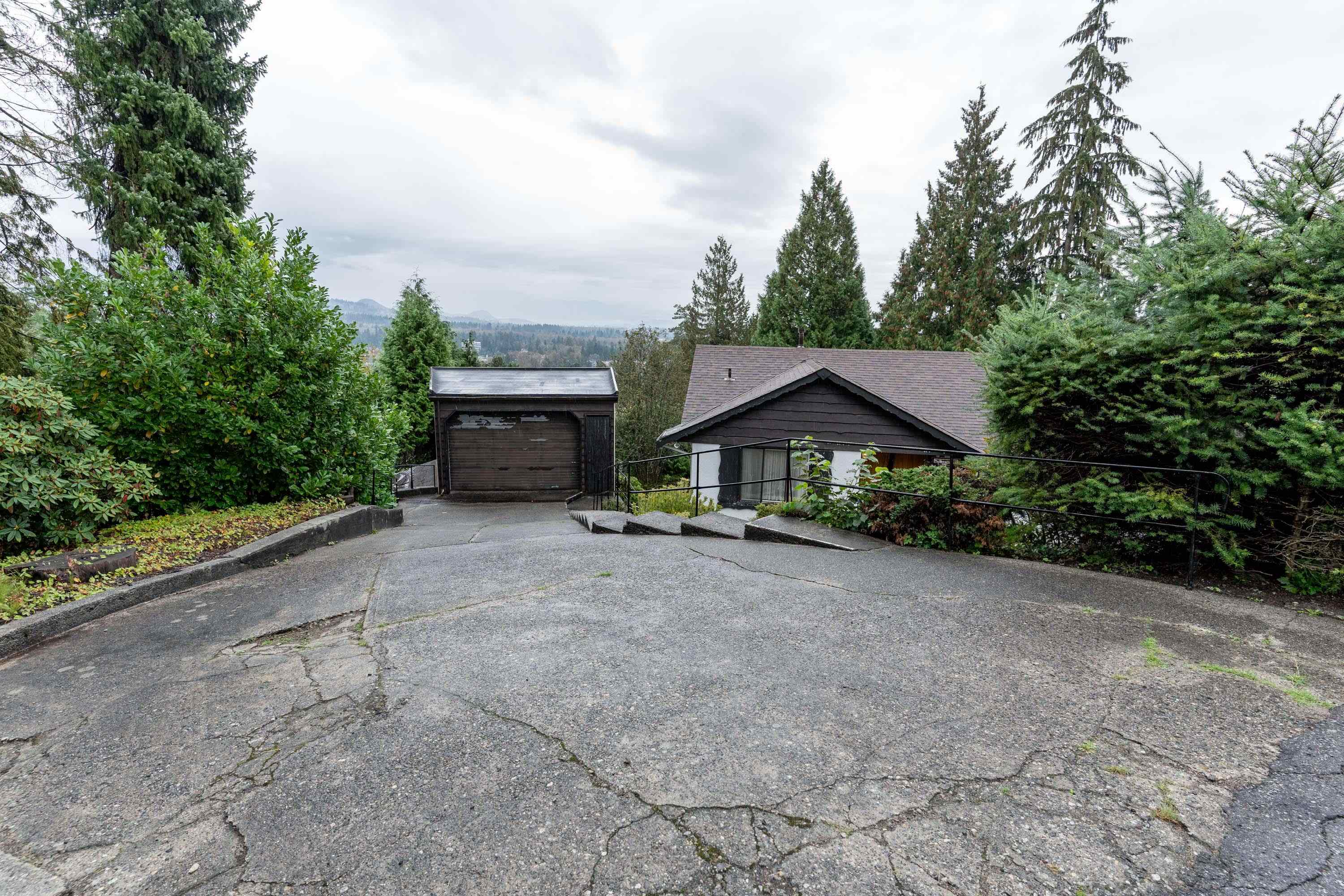 3089 Lazy A Street, Coquitlam, Ranch Park, V3C 3N8 1