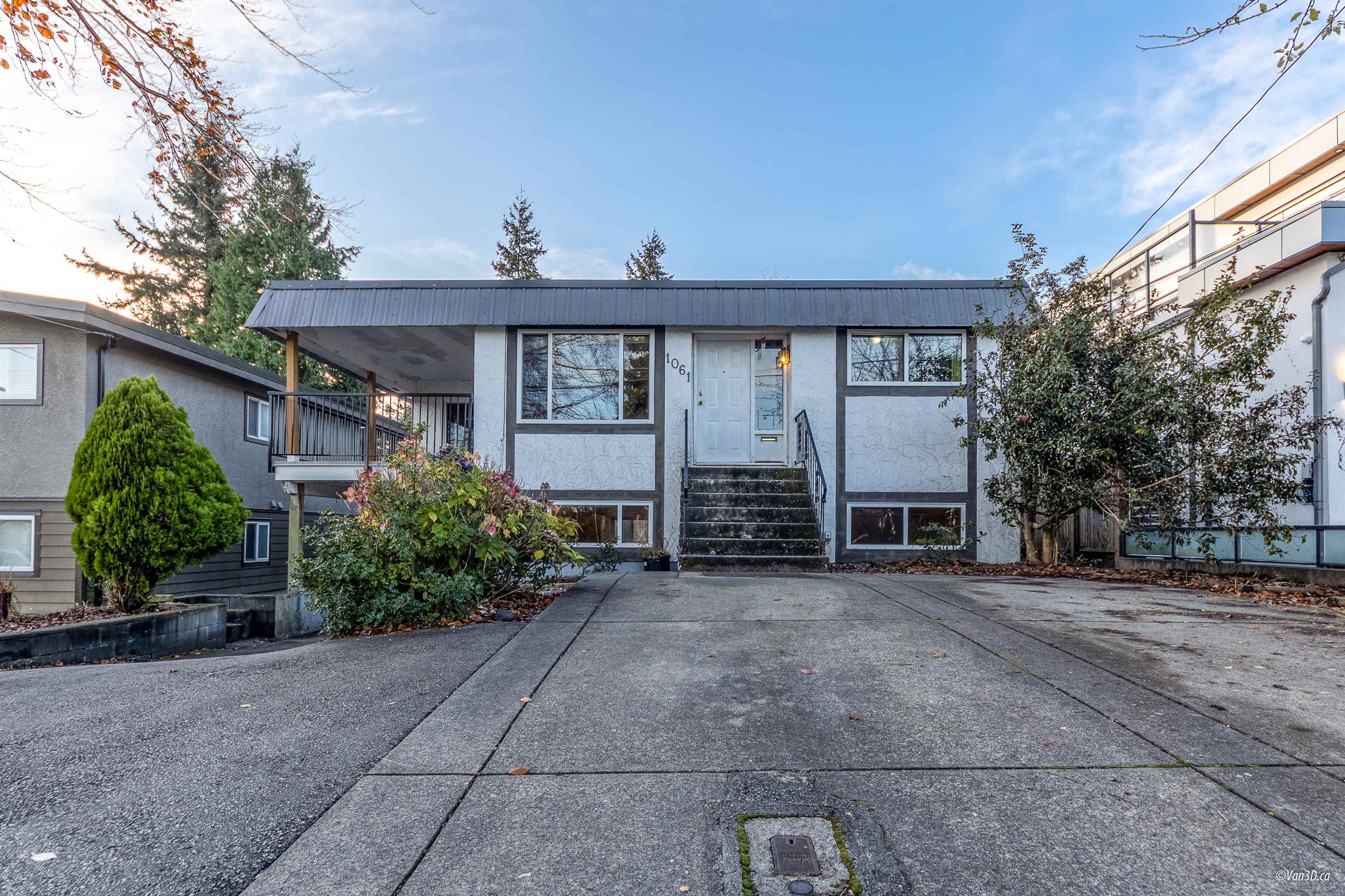 1061 Stayte Road, White Rock, White Rock, V4B 4Y8 1