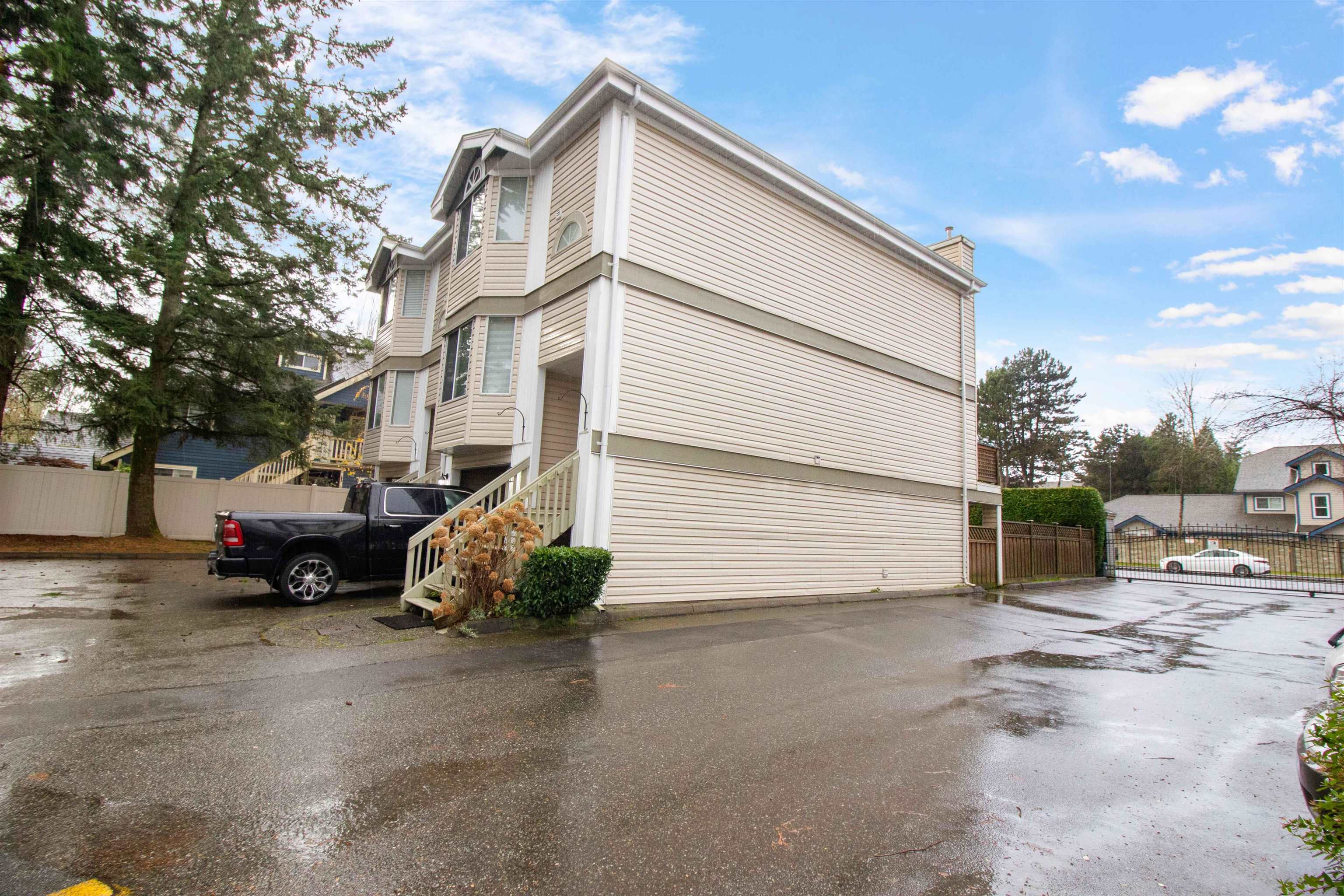 61 7875 122 Street, Surrey, West Newton, V3W 0Y8 1