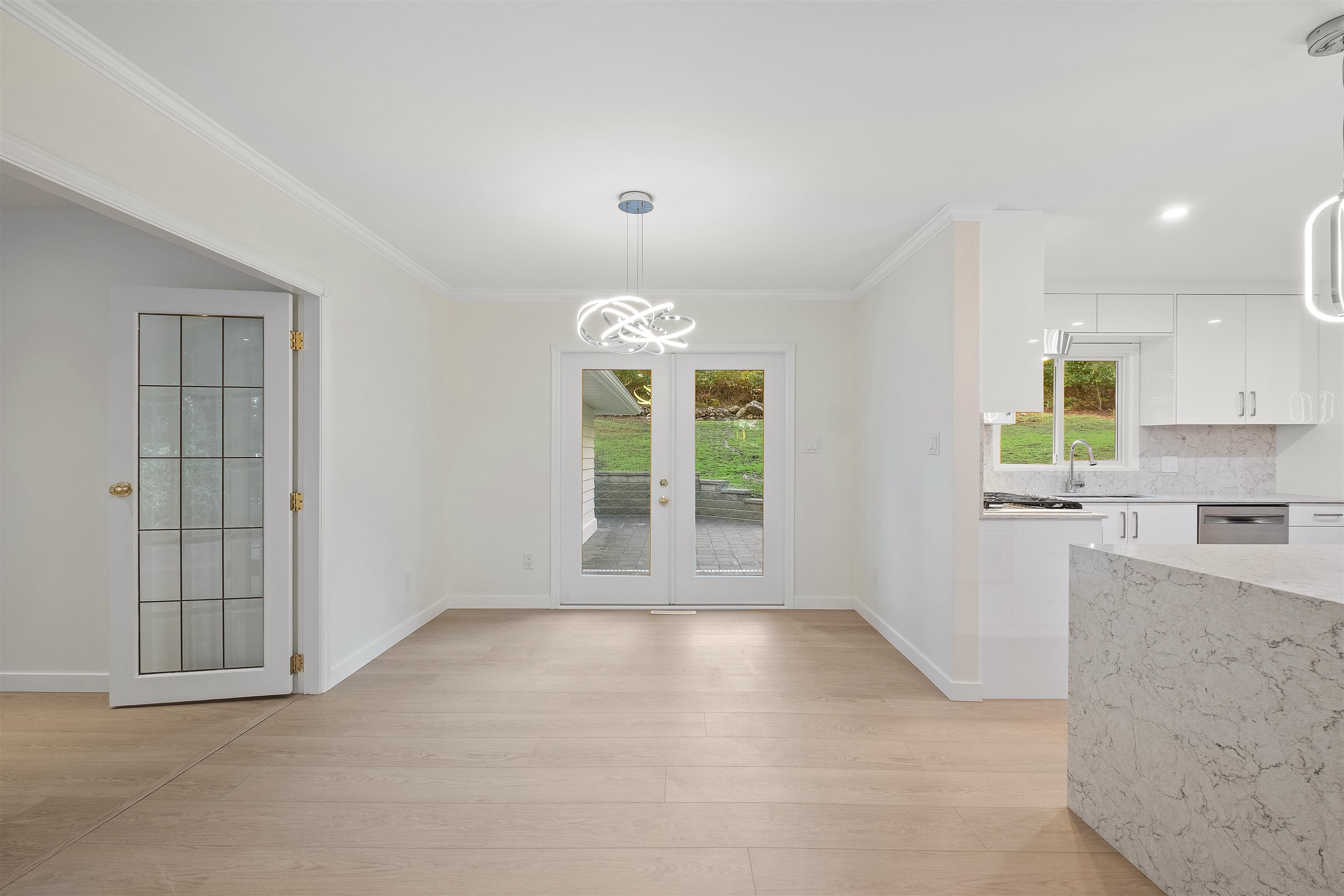 Listing image of 441 SOUTHBOROUGH DRIVE