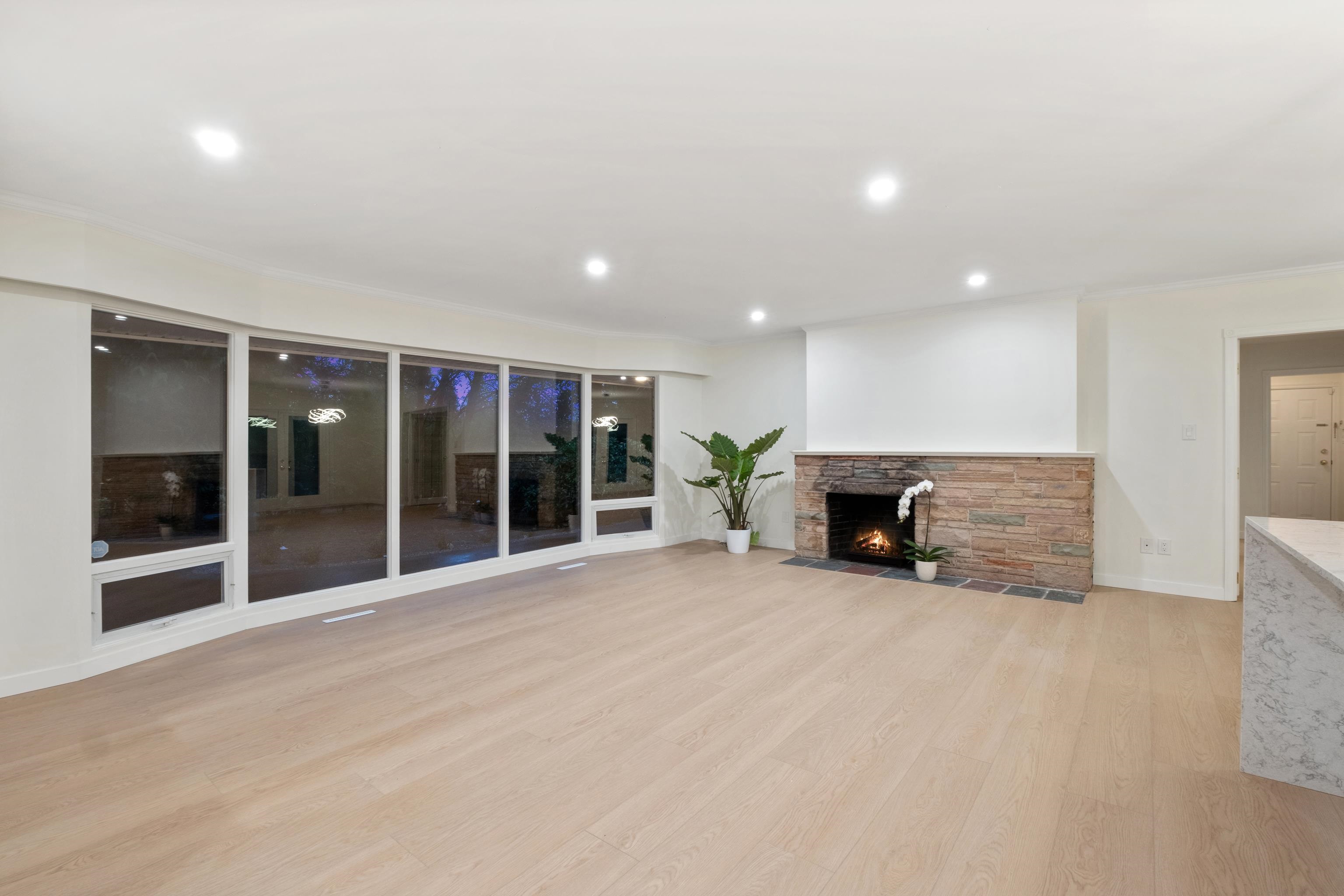 Listing image of 441 SOUTHBOROUGH DRIVE