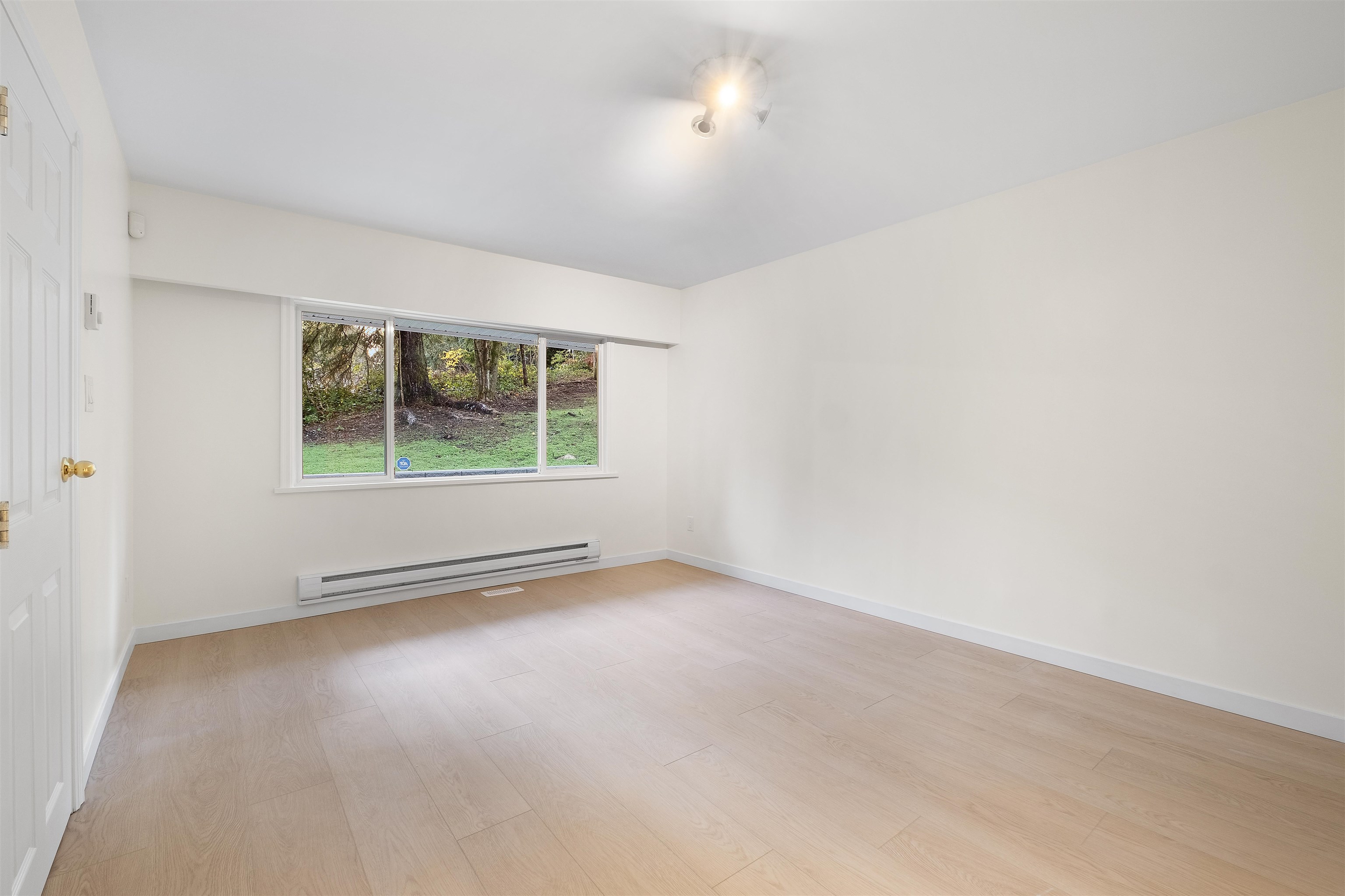 Listing image of 441 SOUTHBOROUGH DRIVE