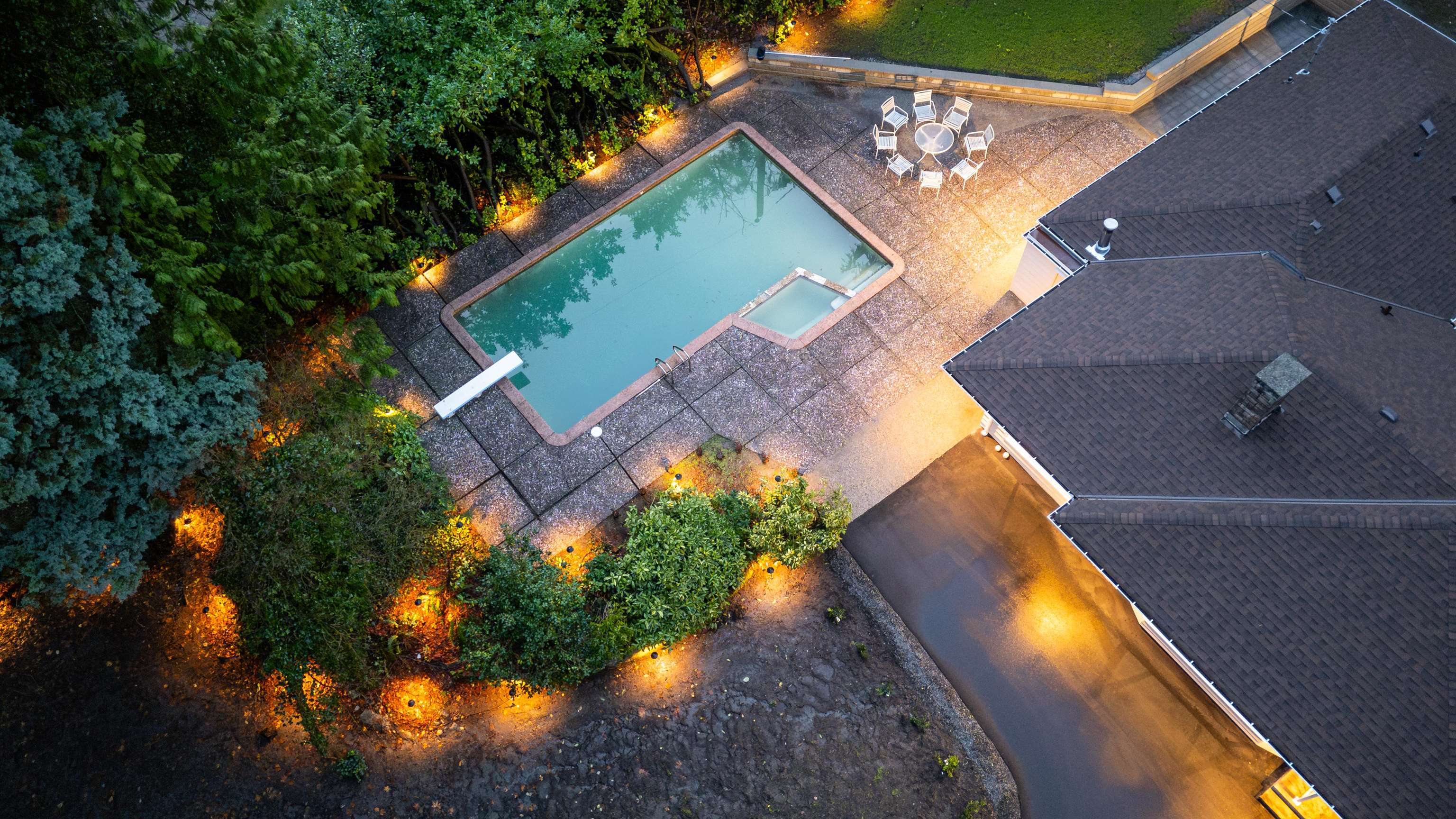 Listing image of 441 SOUTHBOROUGH DRIVE