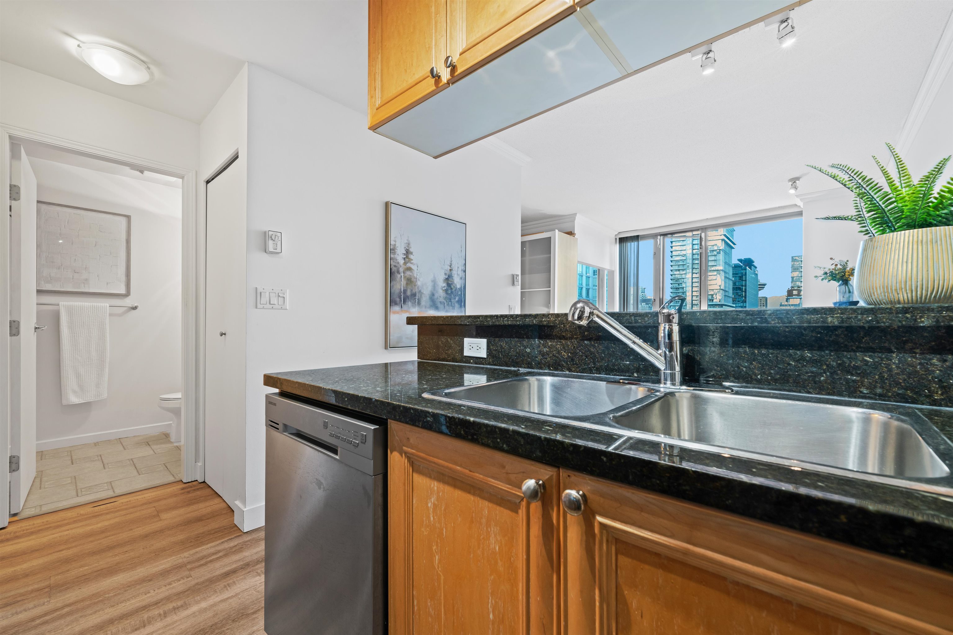 2002 928 Richards Street, Vancouver, Yaletown, V6B 6P6 23