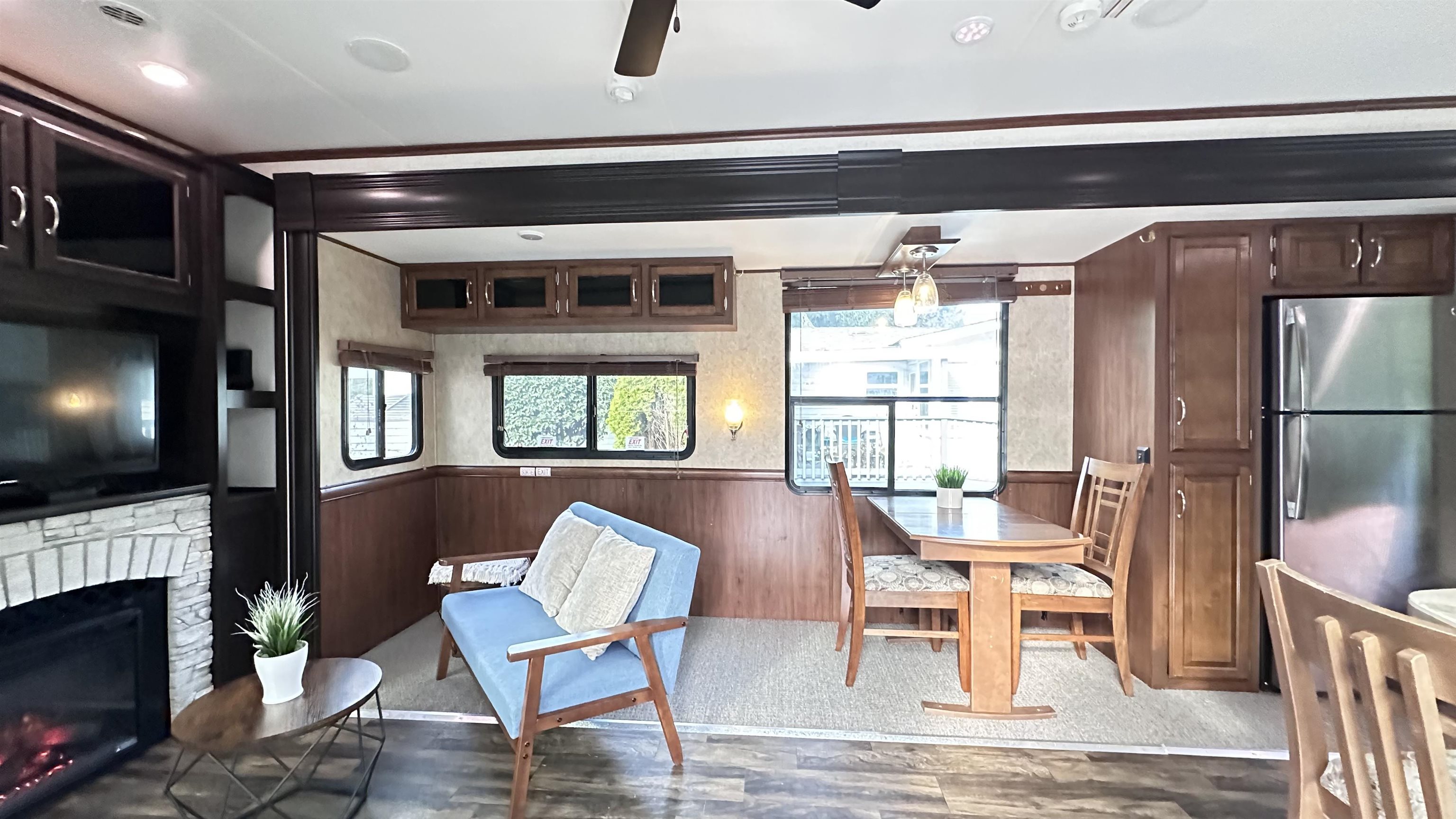 Listing image of 247 TOMAHAWK AVENUE