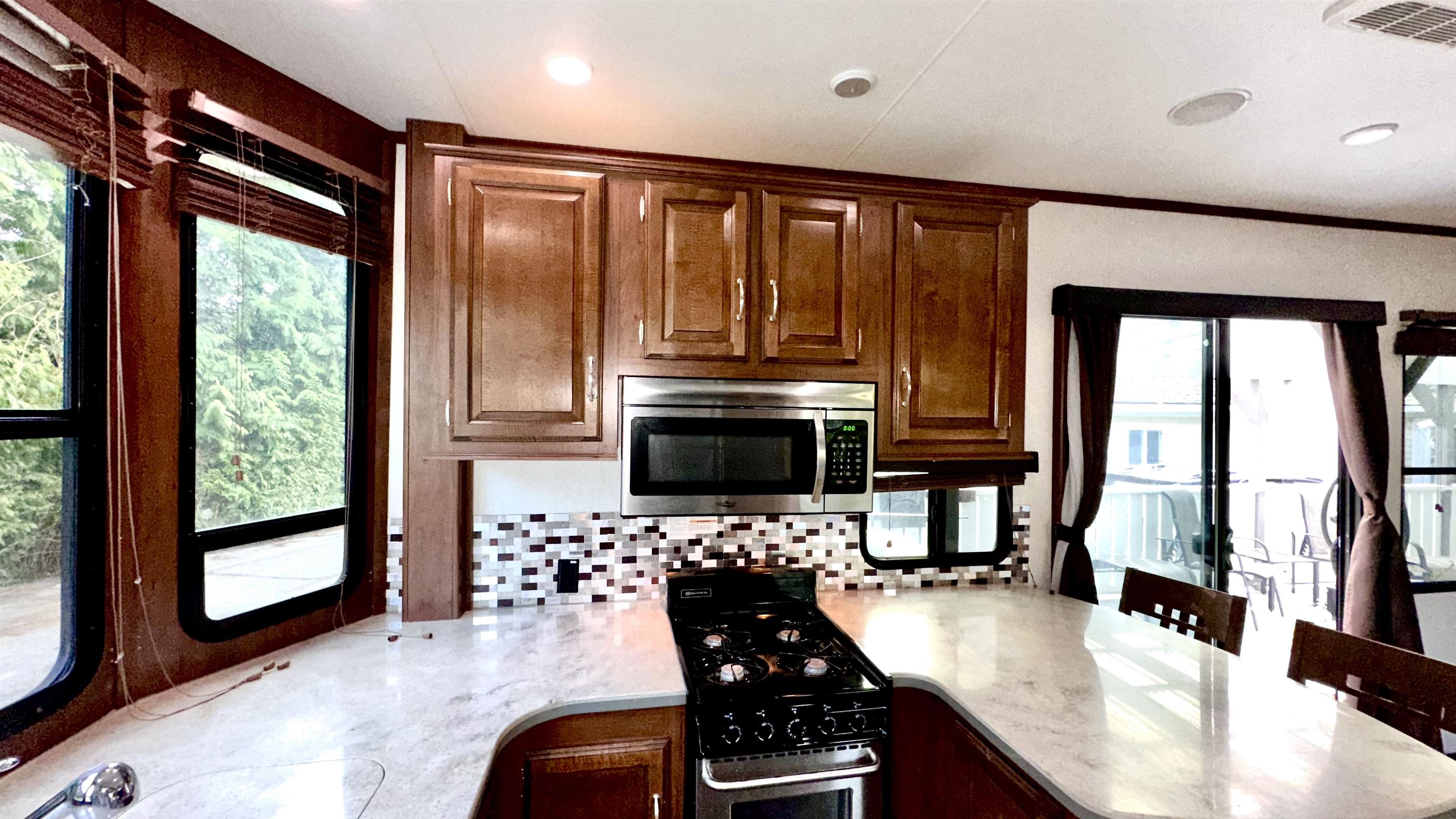 Listing image of 247 TOMAHAWK AVENUE
