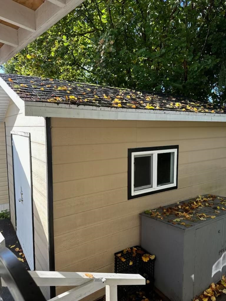 Listing image of 247 TOMAHAWK AVENUE