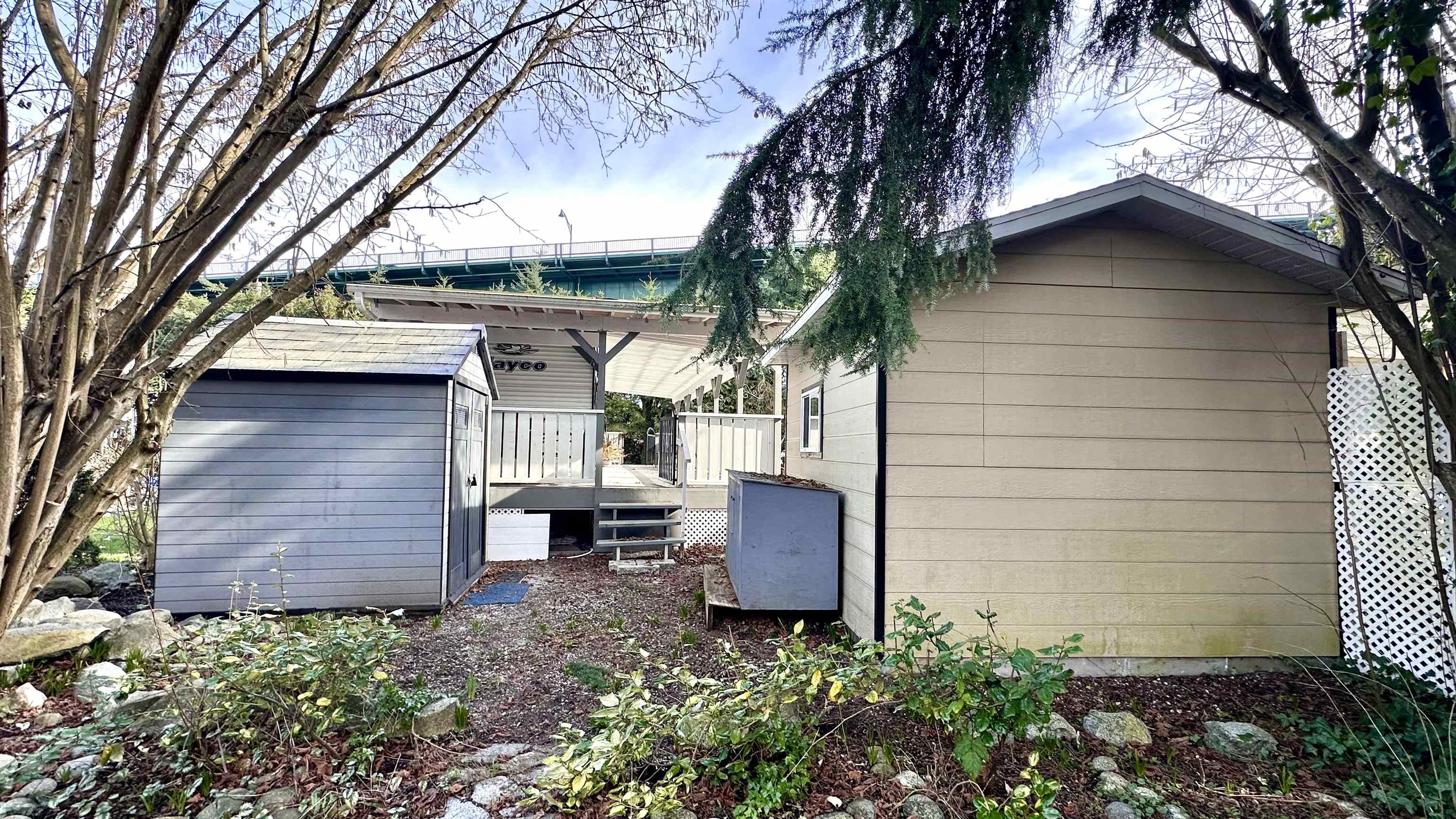 Listing image of 247 TOMAHAWK AVENUE