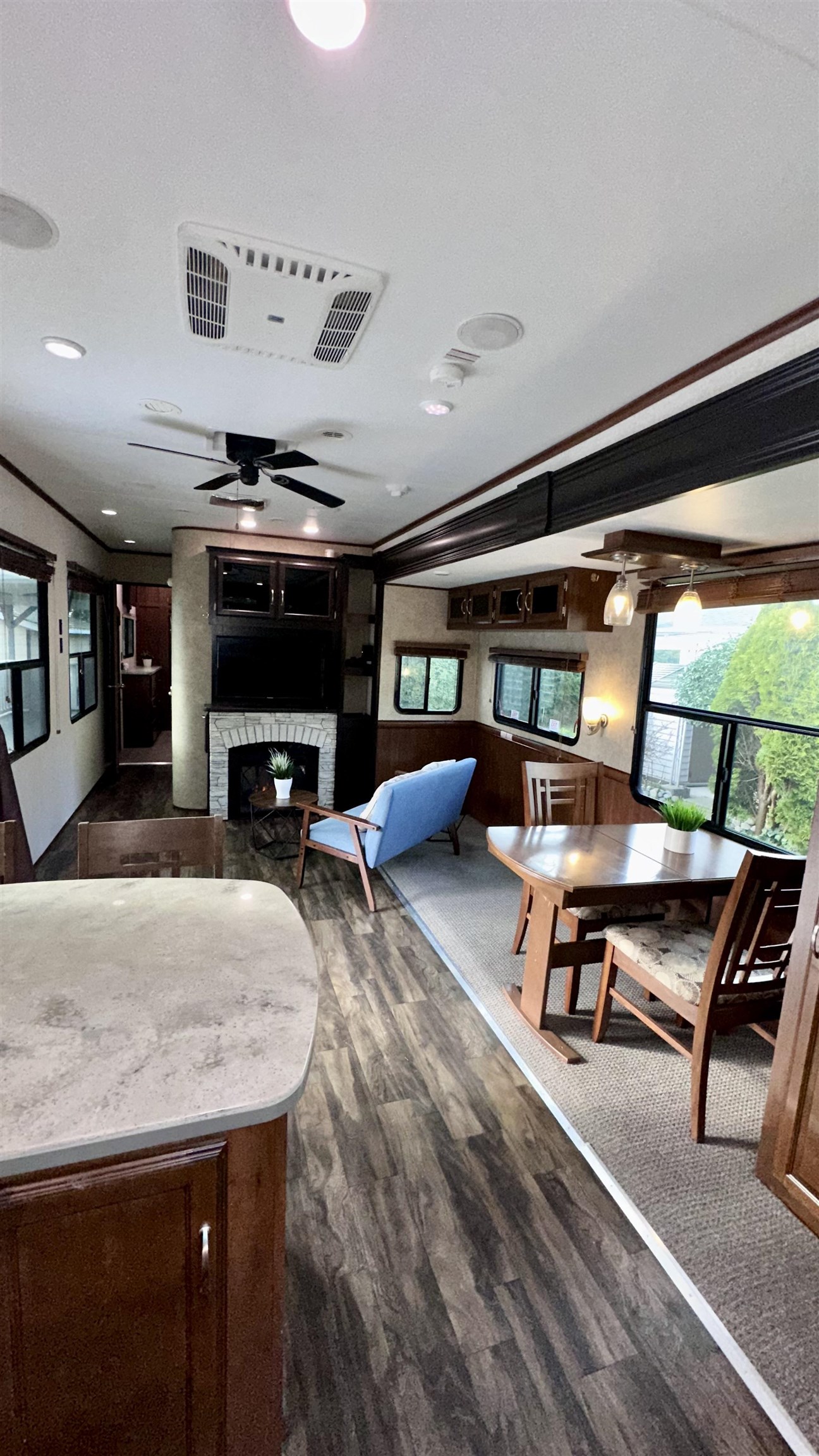 Listing image of 247 TOMAHAWK AVENUE