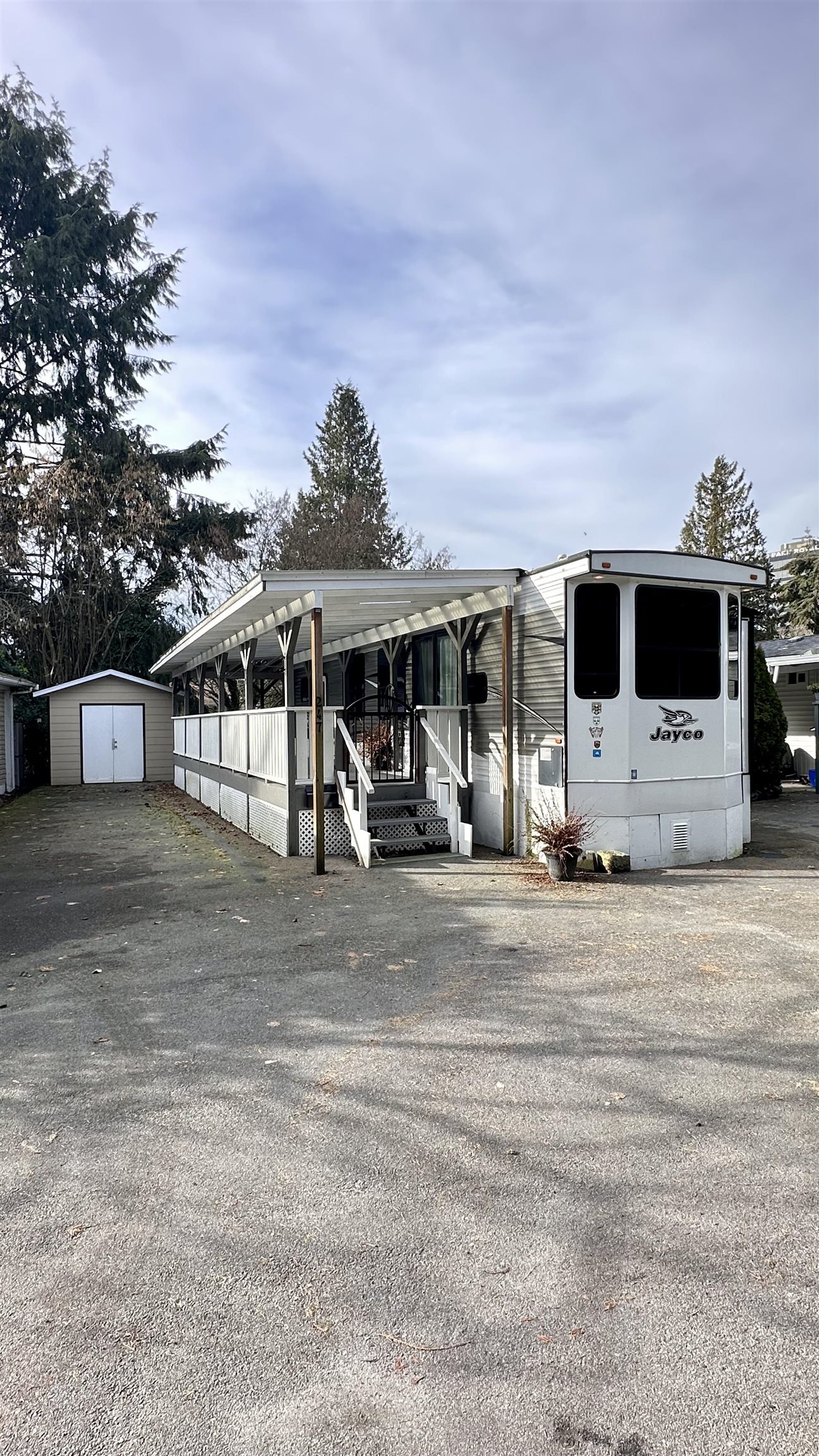 Listing image of 247 TOMAHAWK AVENUE