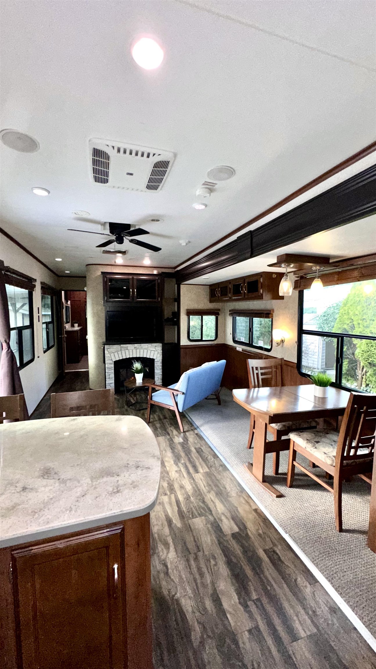 Listing image of 247 TOMAHAWK AVENUE