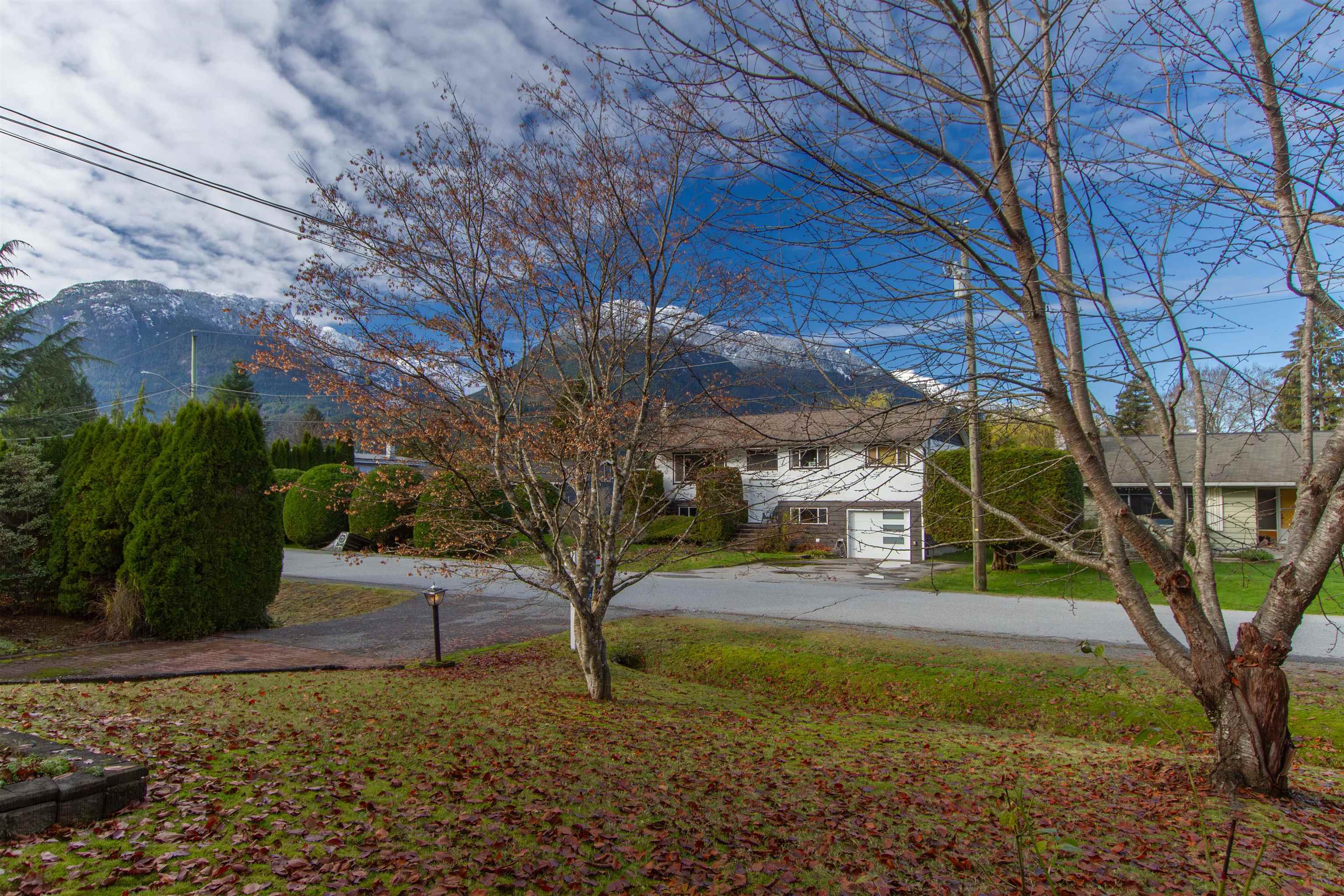 2170 Parkway Road, Squamish, Garibaldi Estates, V9W 6C3 27