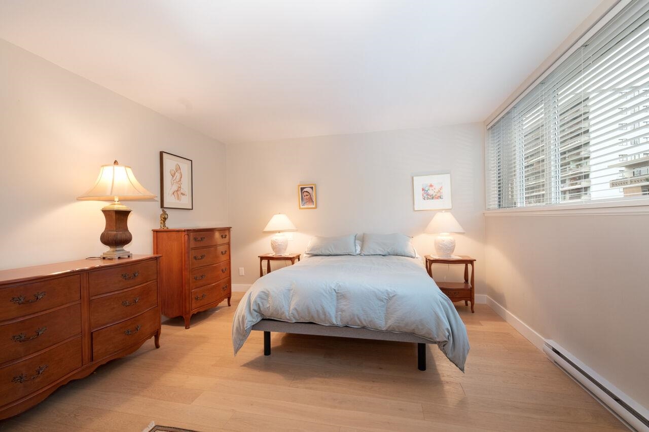 Listing image of 301 1455 DUCHESS AVENUE