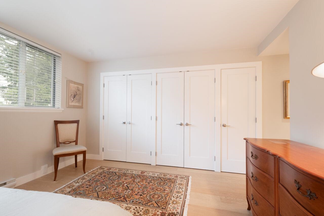 Listing image of 301 1455 DUCHESS AVENUE