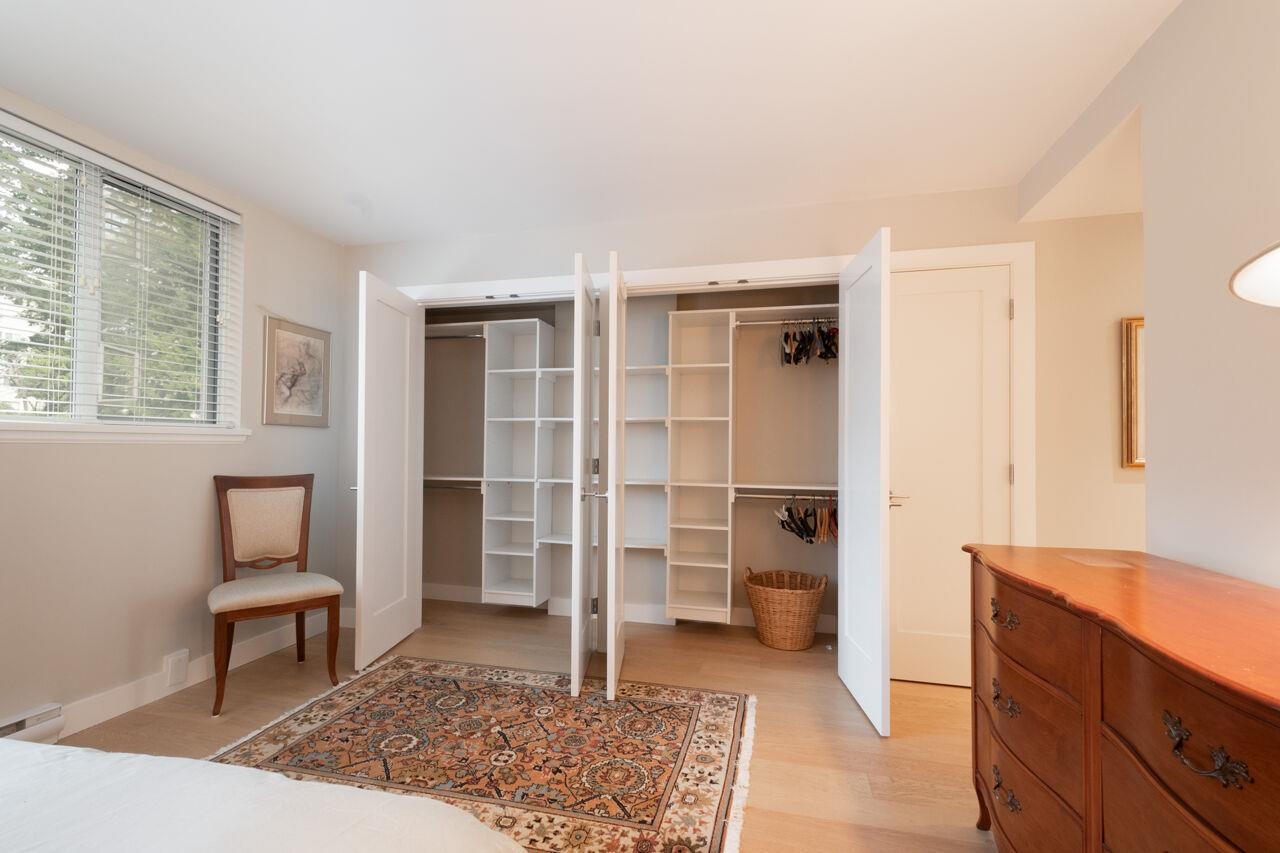 Listing image of 301 1455 DUCHESS AVENUE