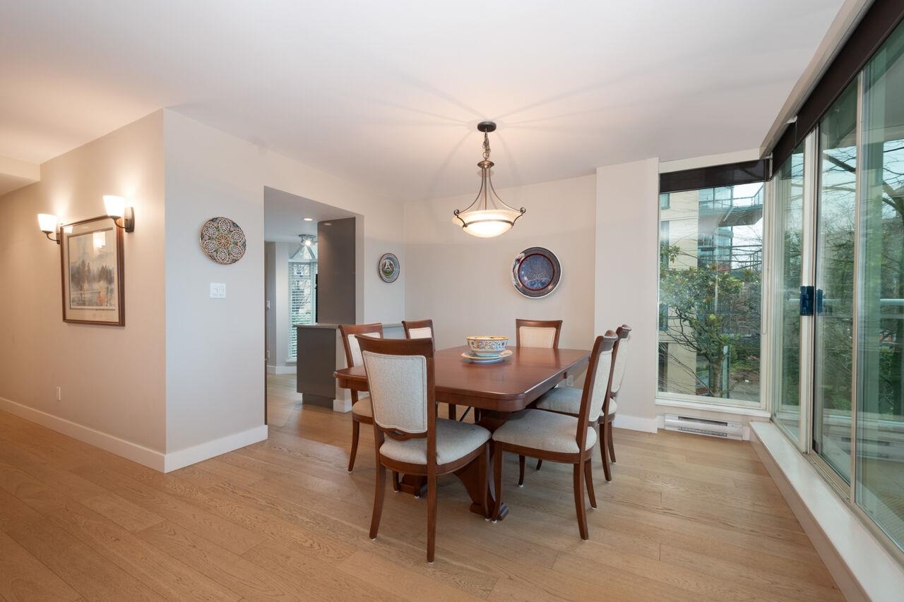 Listing image of 301 1455 DUCHESS AVENUE