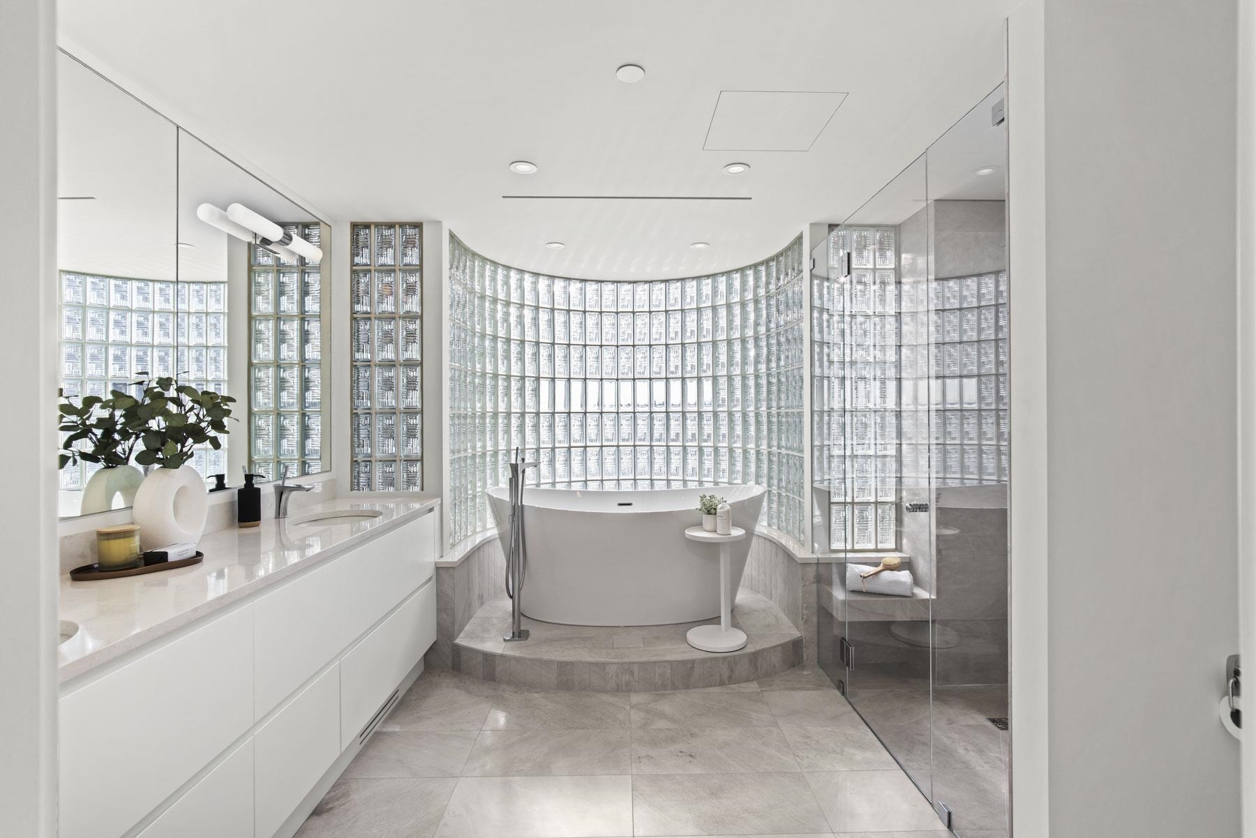 Listing image of 12 2250 BELLEVUE AVENUE