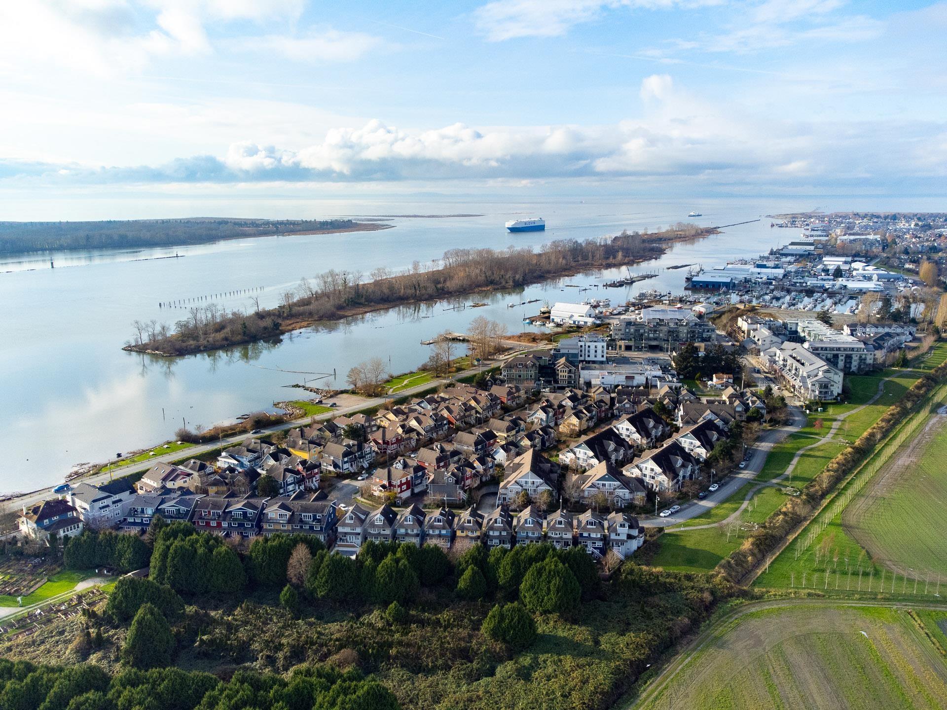 3 6451 Princess Lane, Richmond, Steveston South, V7E 6R7 34