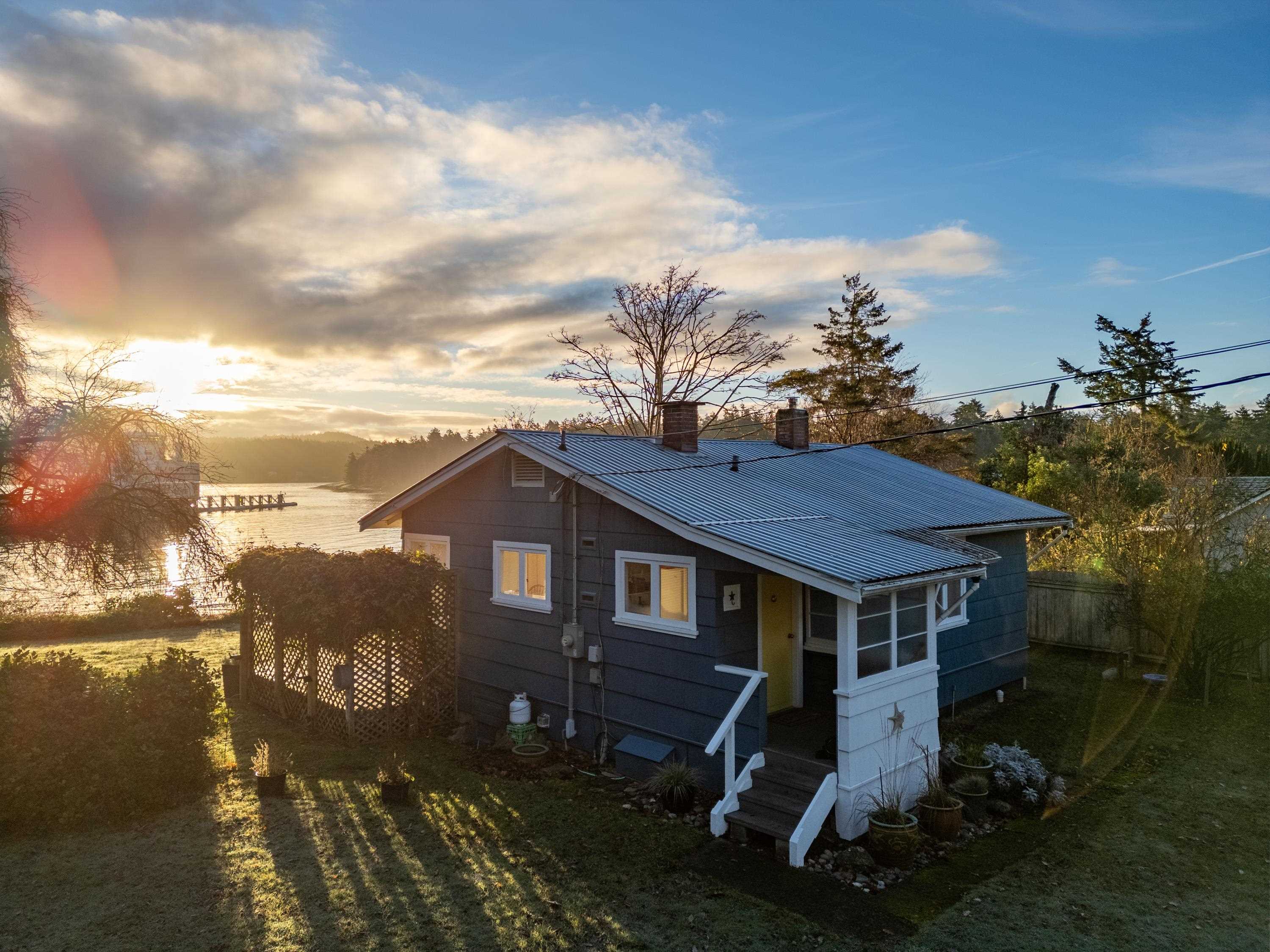 73 Madrona Road, Galiano Island, Galiano Island, V0N 1P0 2