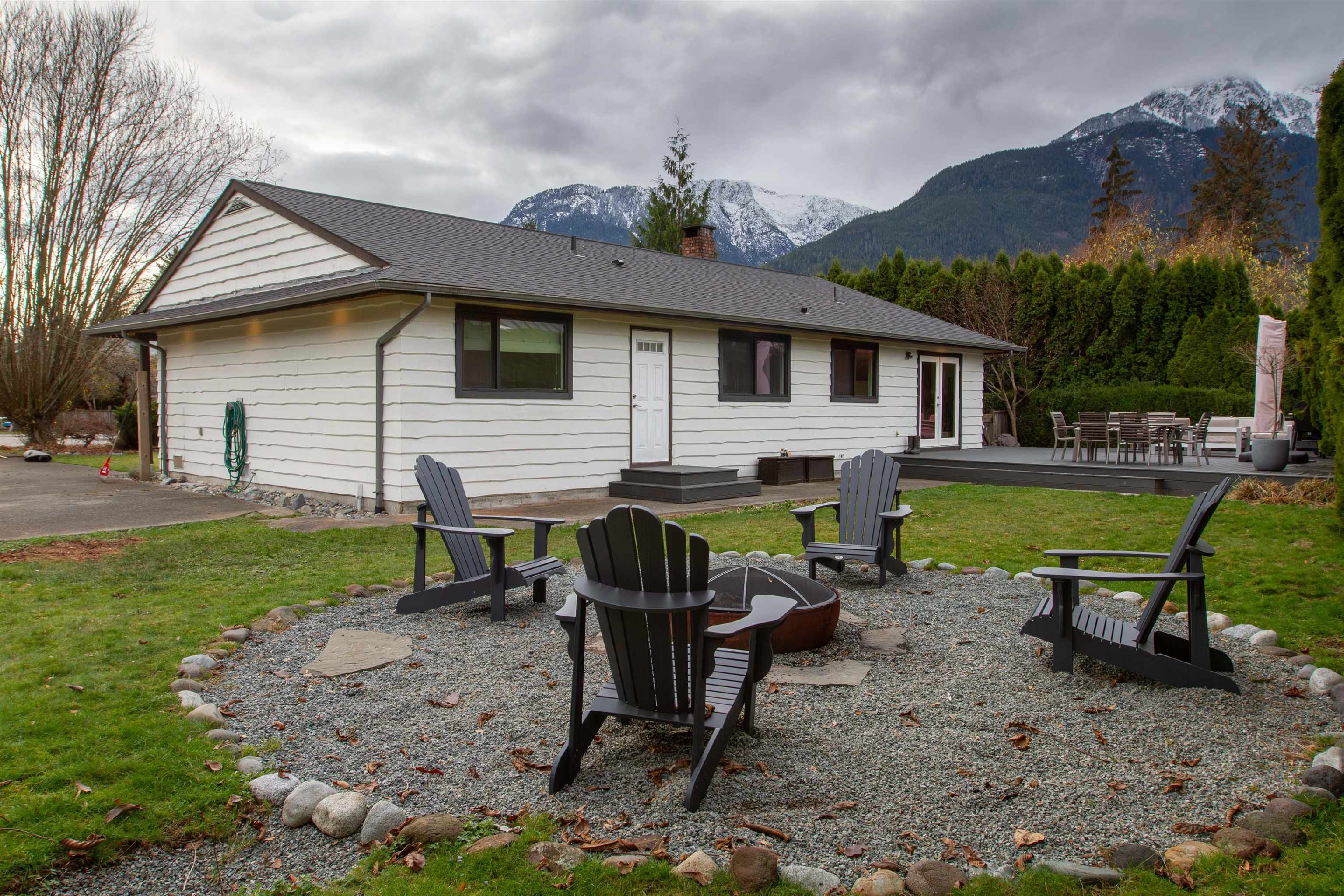 1360 Oak Place, Squamish, Brackendale, V0N 1H0 8