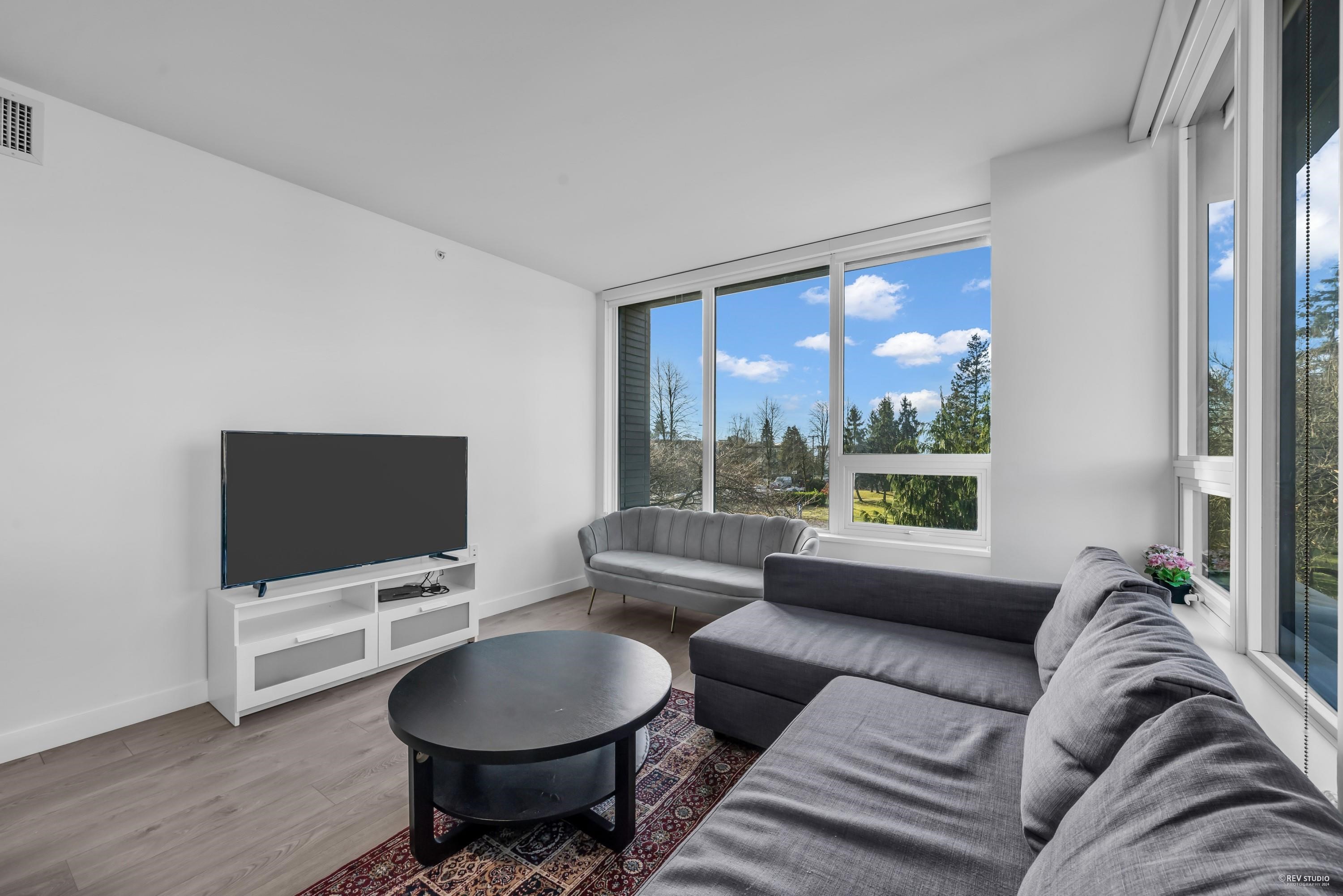 307 6463 Silver Avenue, Burnaby, Metrotown, V5H 0K4 6