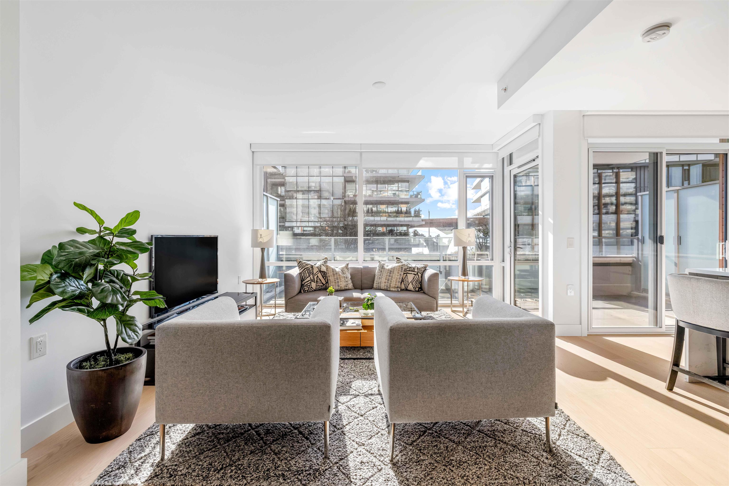 Listing image of 206 1331 MARINE DRIVE