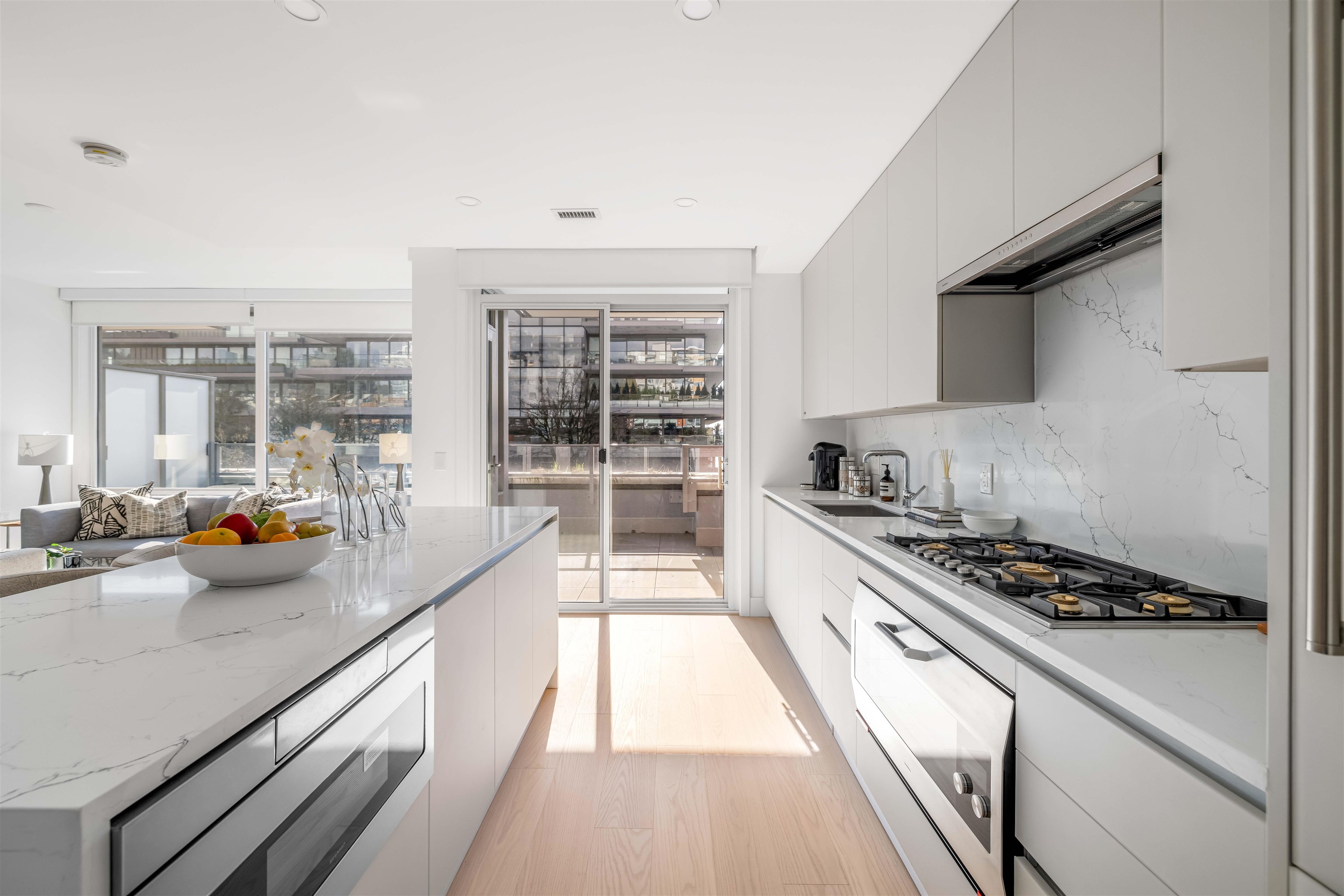 Listing image of 206 1331 MARINE DRIVE